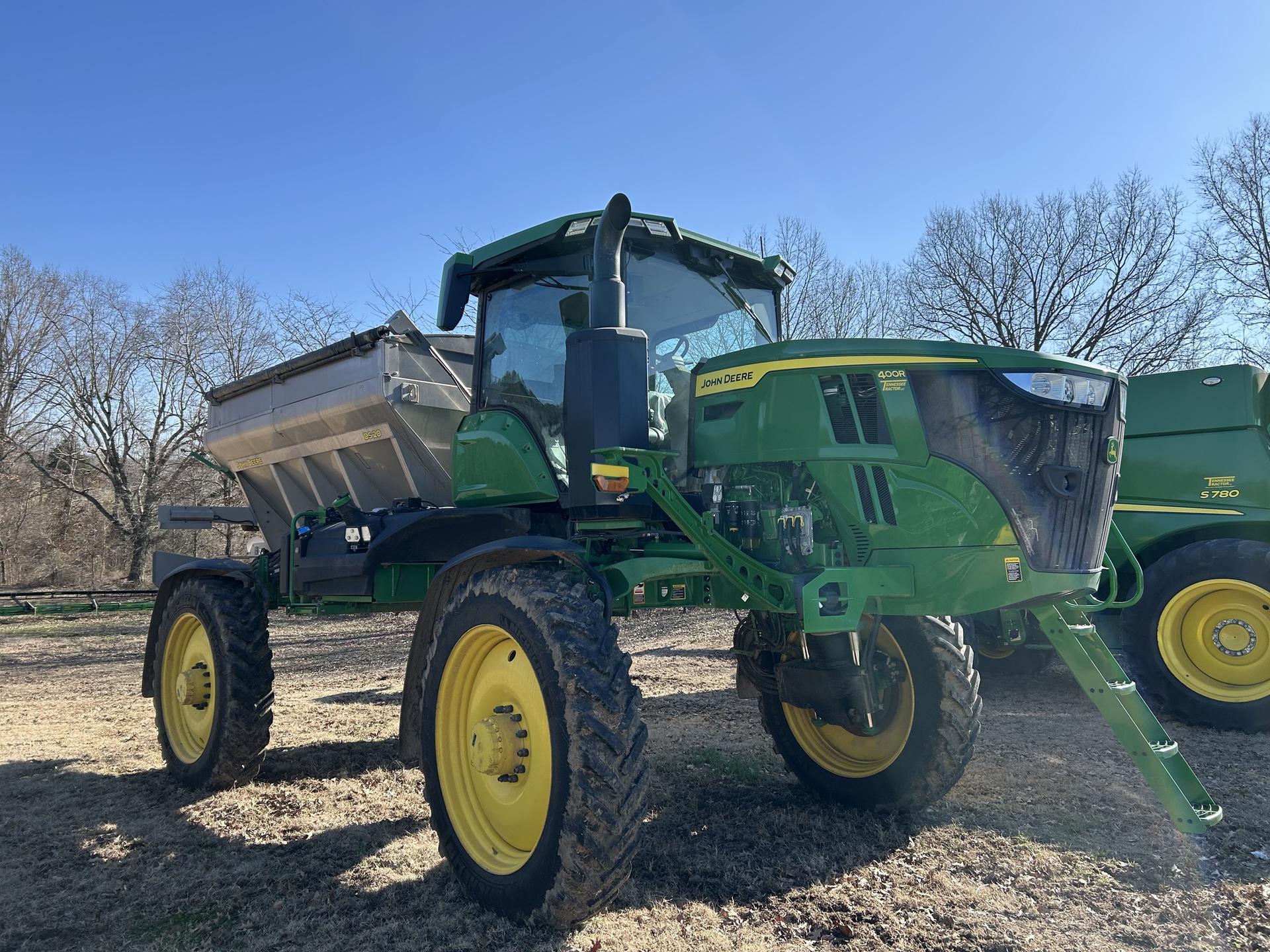2024 John Deere 400R Image