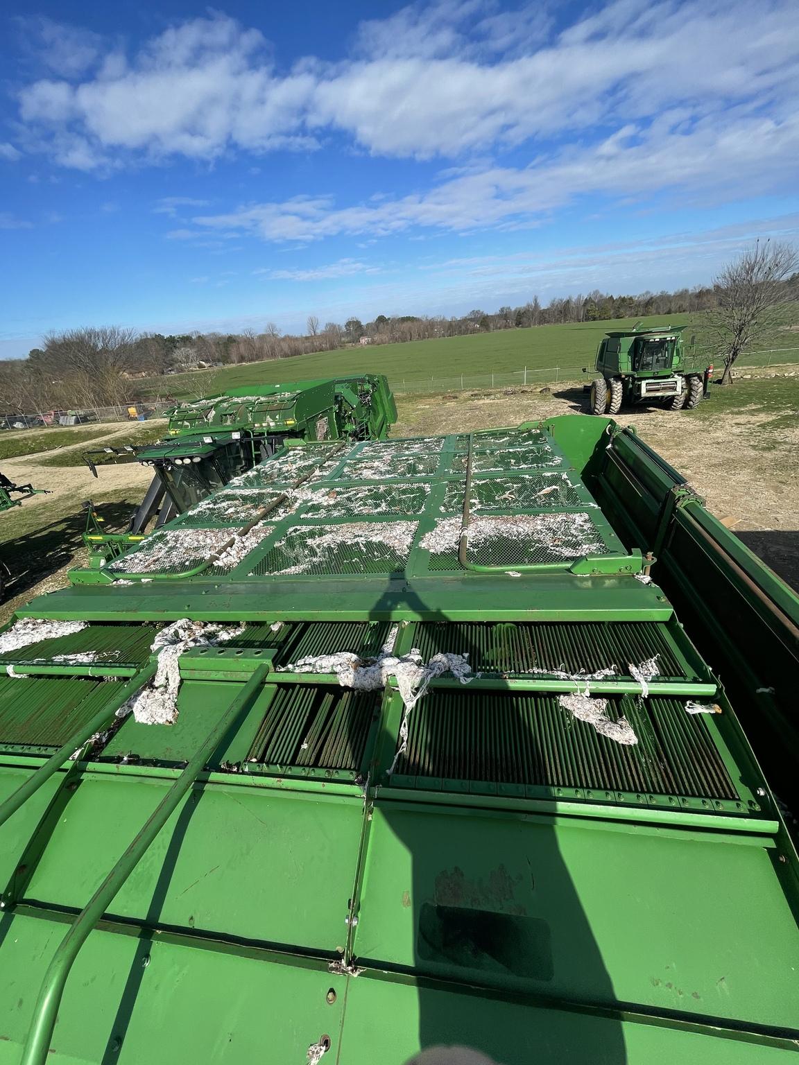2001 John Deere 9986 Image