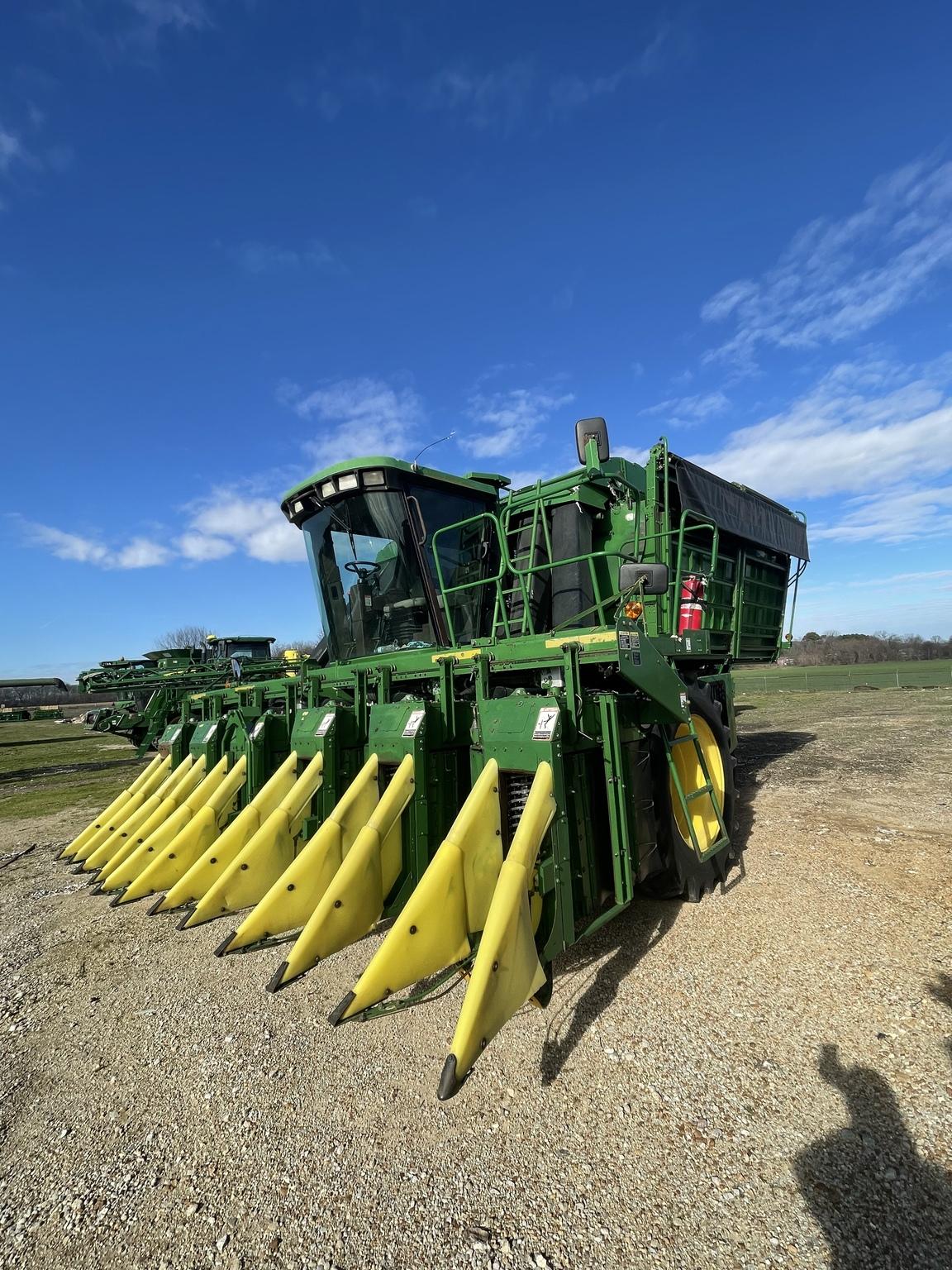 2001 John Deere 9986 Image