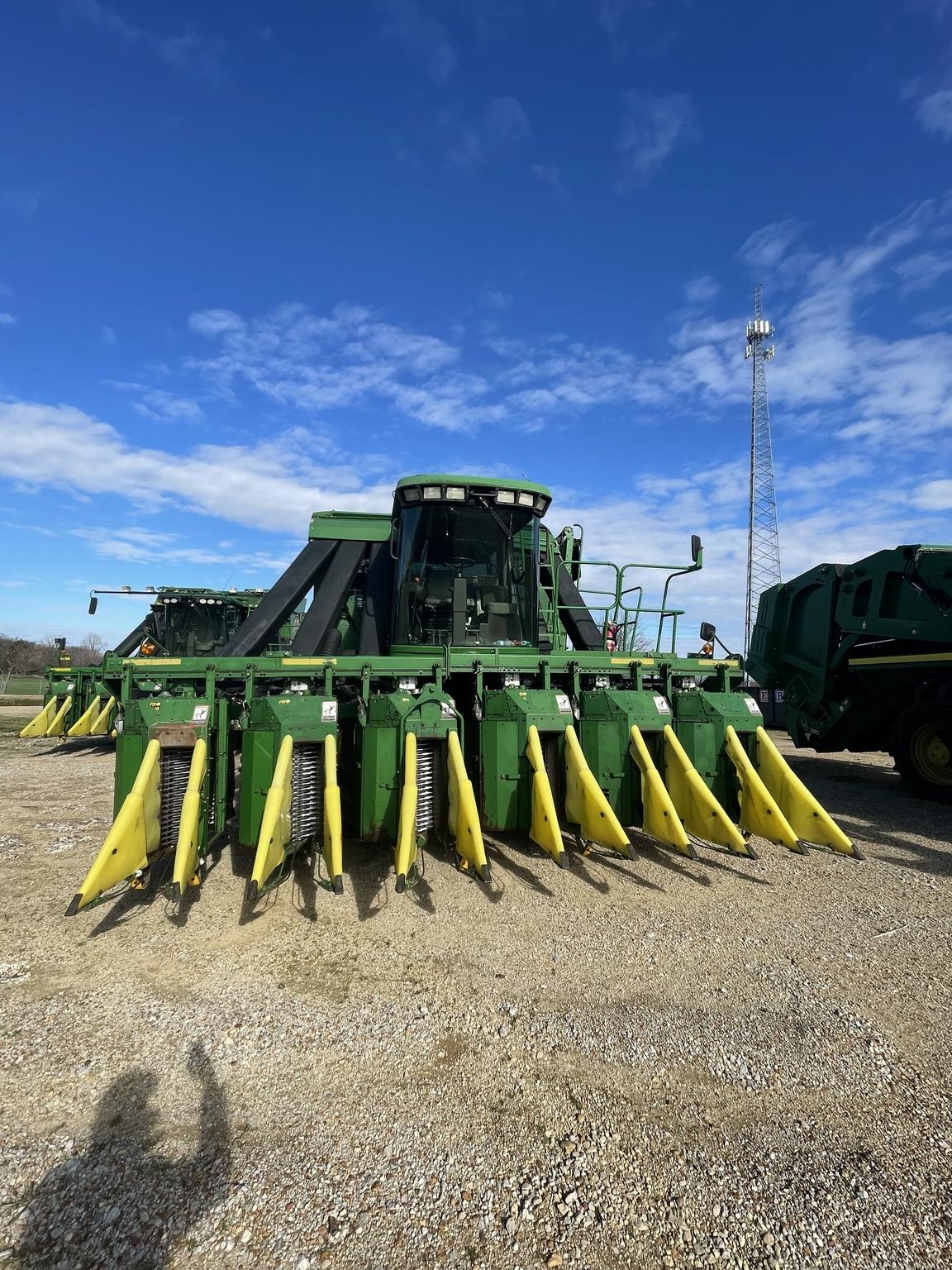 2001 John Deere 9986 Image