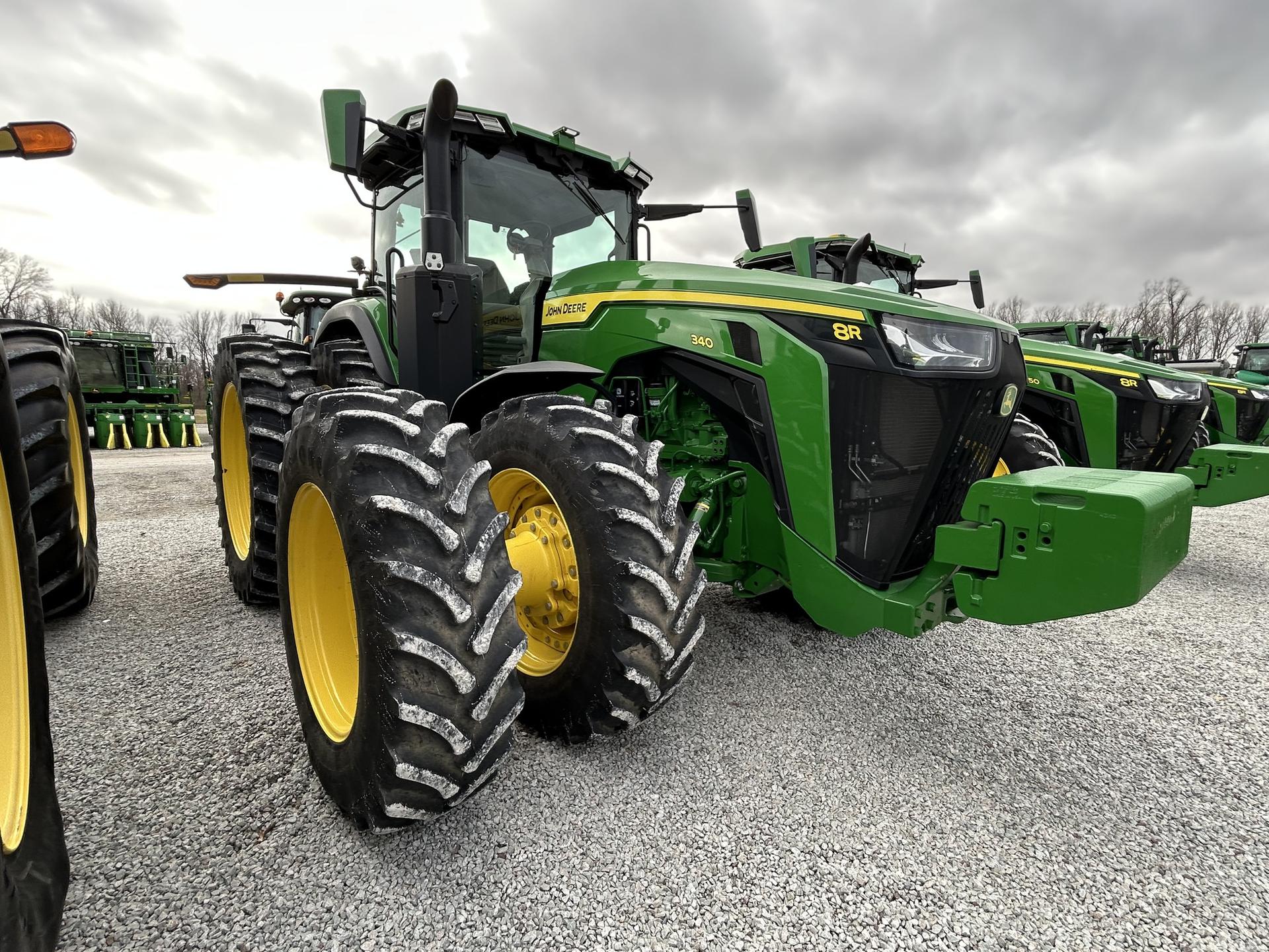 2023 John Deere 8R 340 Image