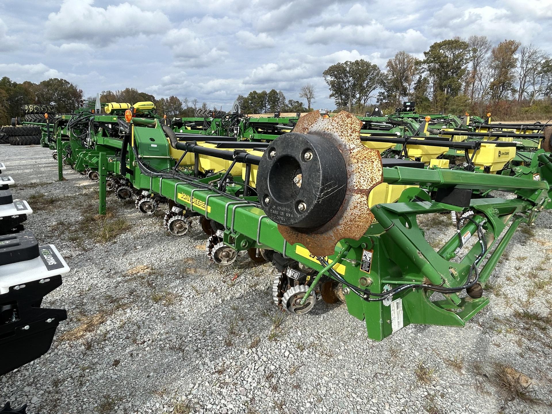 2014 John Deere 1720 Image