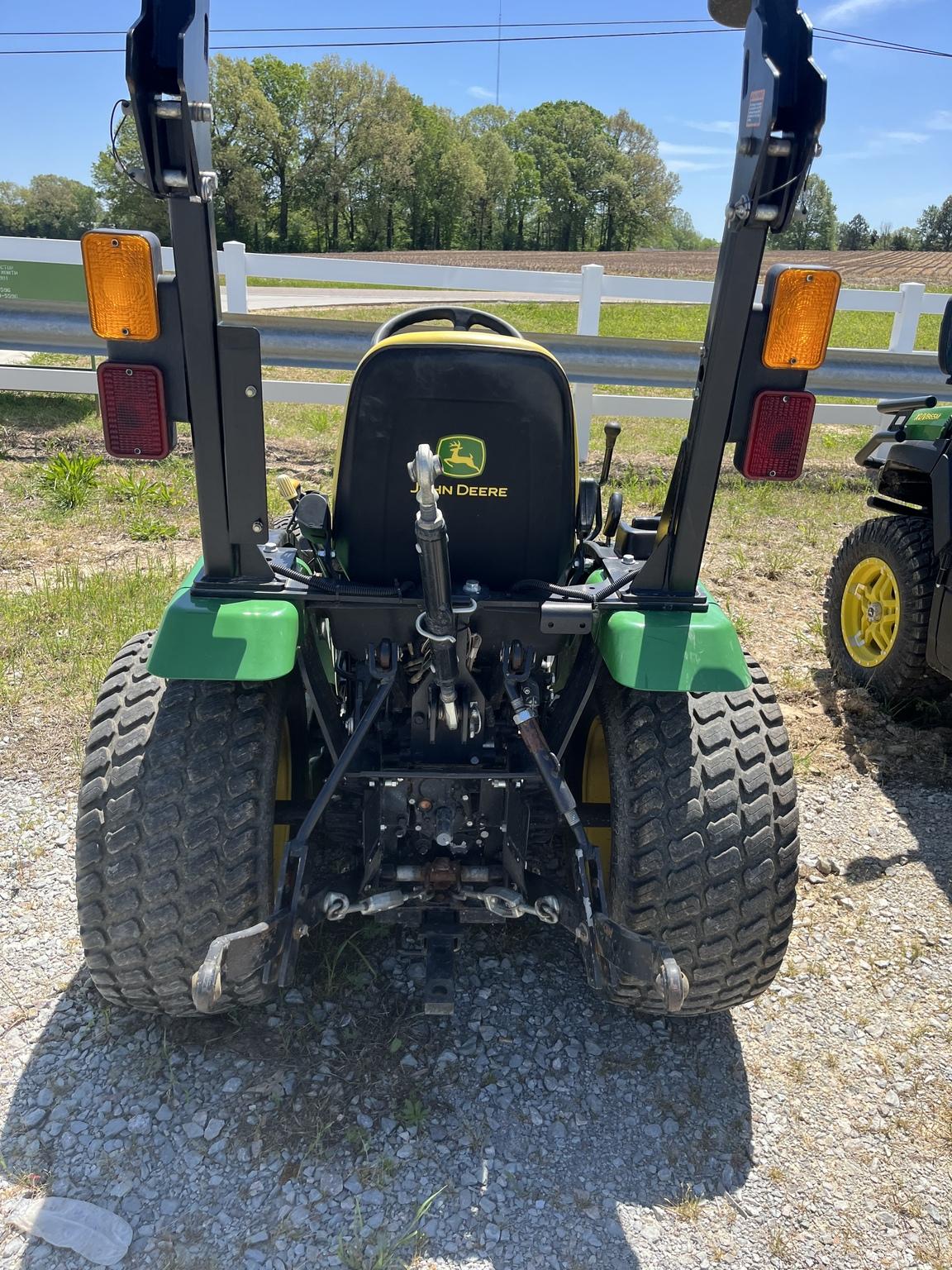 2014 John Deere 2025R Image