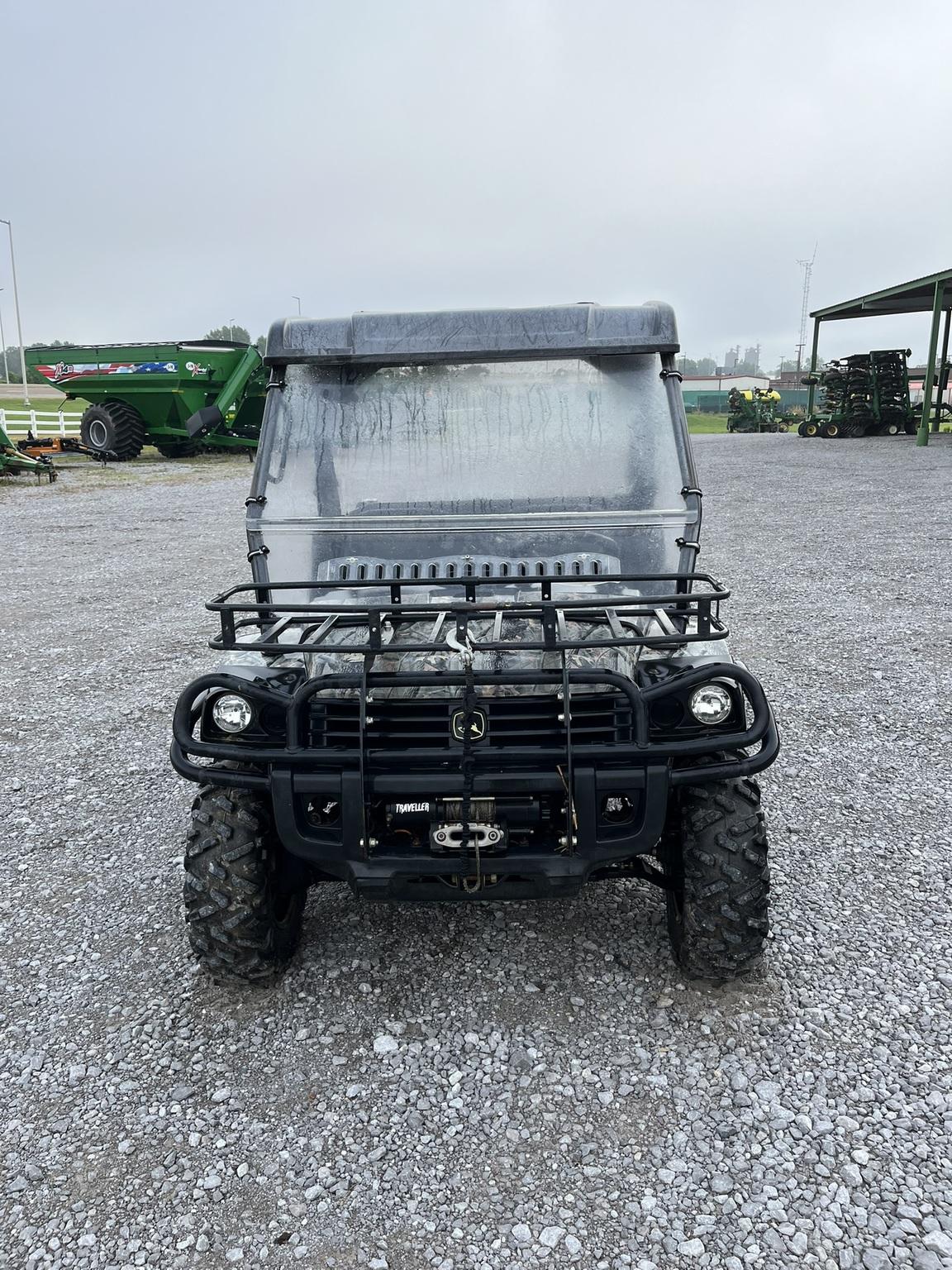 2017 John Deere 825i Image