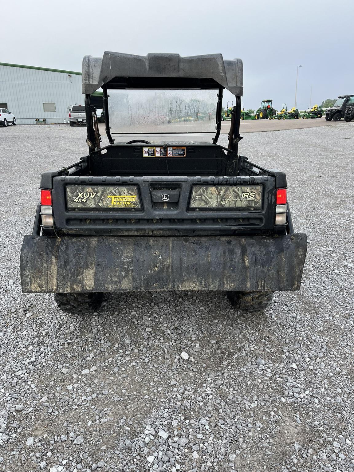 2017 John Deere 825i Image