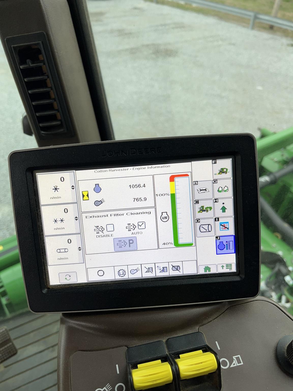 2021 John Deere CP690 Image