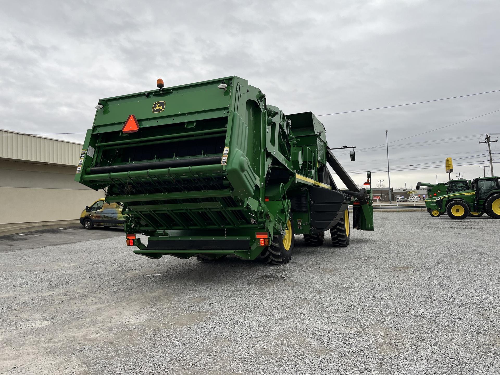 2021 John Deere CP690 Image