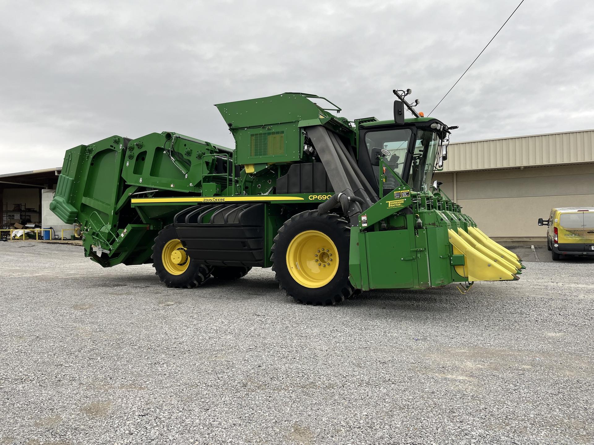 2021 John Deere CP690 Image