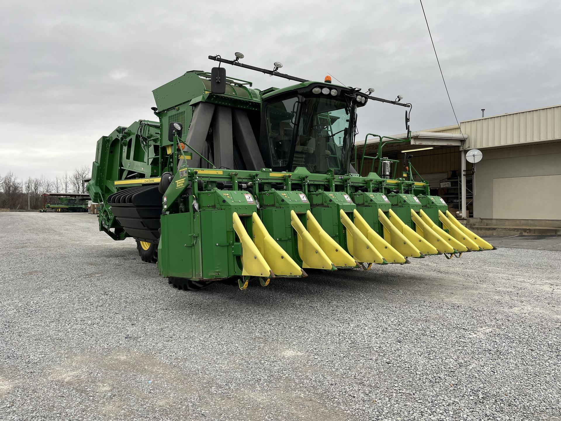 2021 John Deere CP690 Image