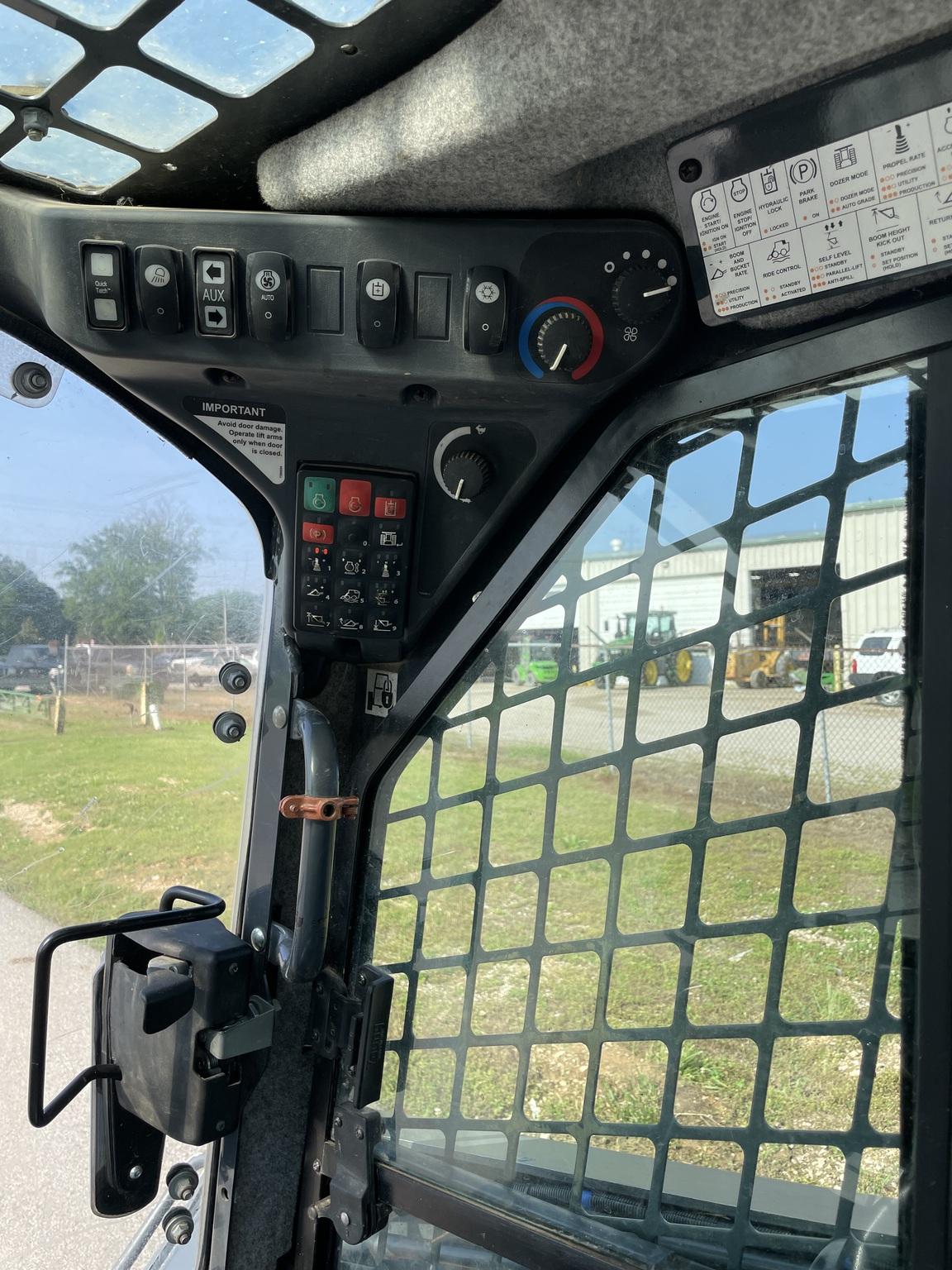 2022 John Deere 333G Image