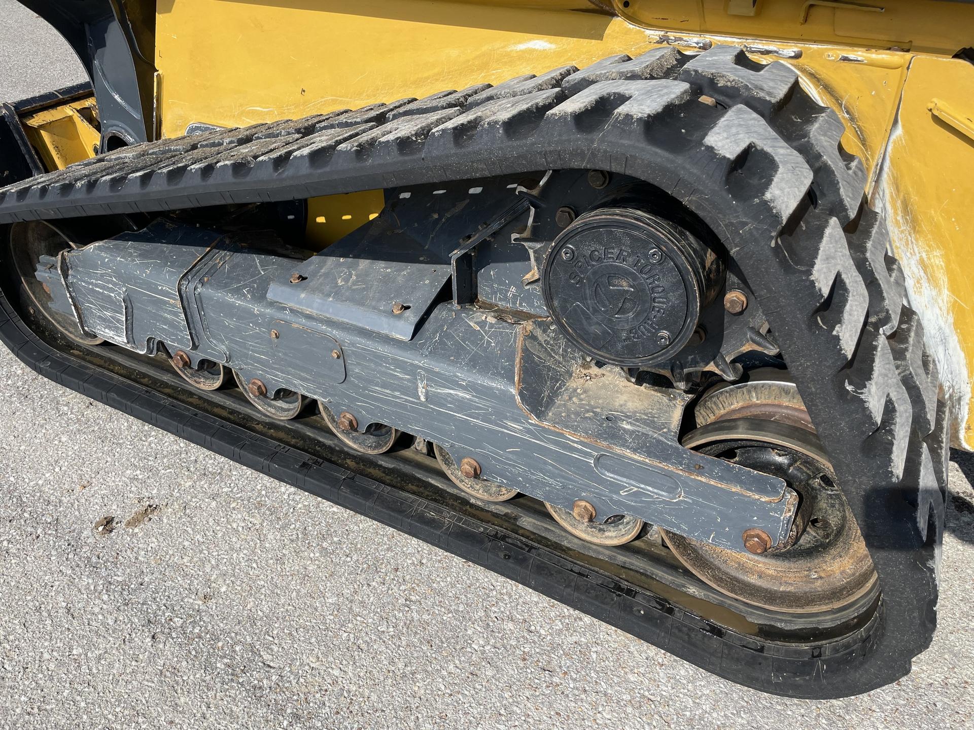 2022 John Deere 333G Image