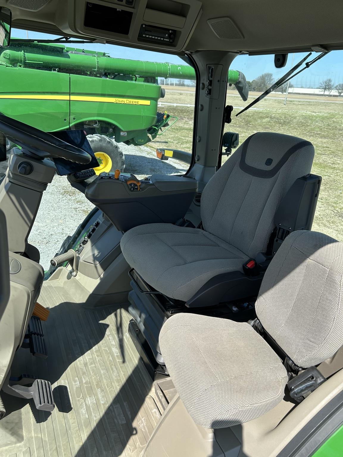 2024 John Deere 8R 310 Image