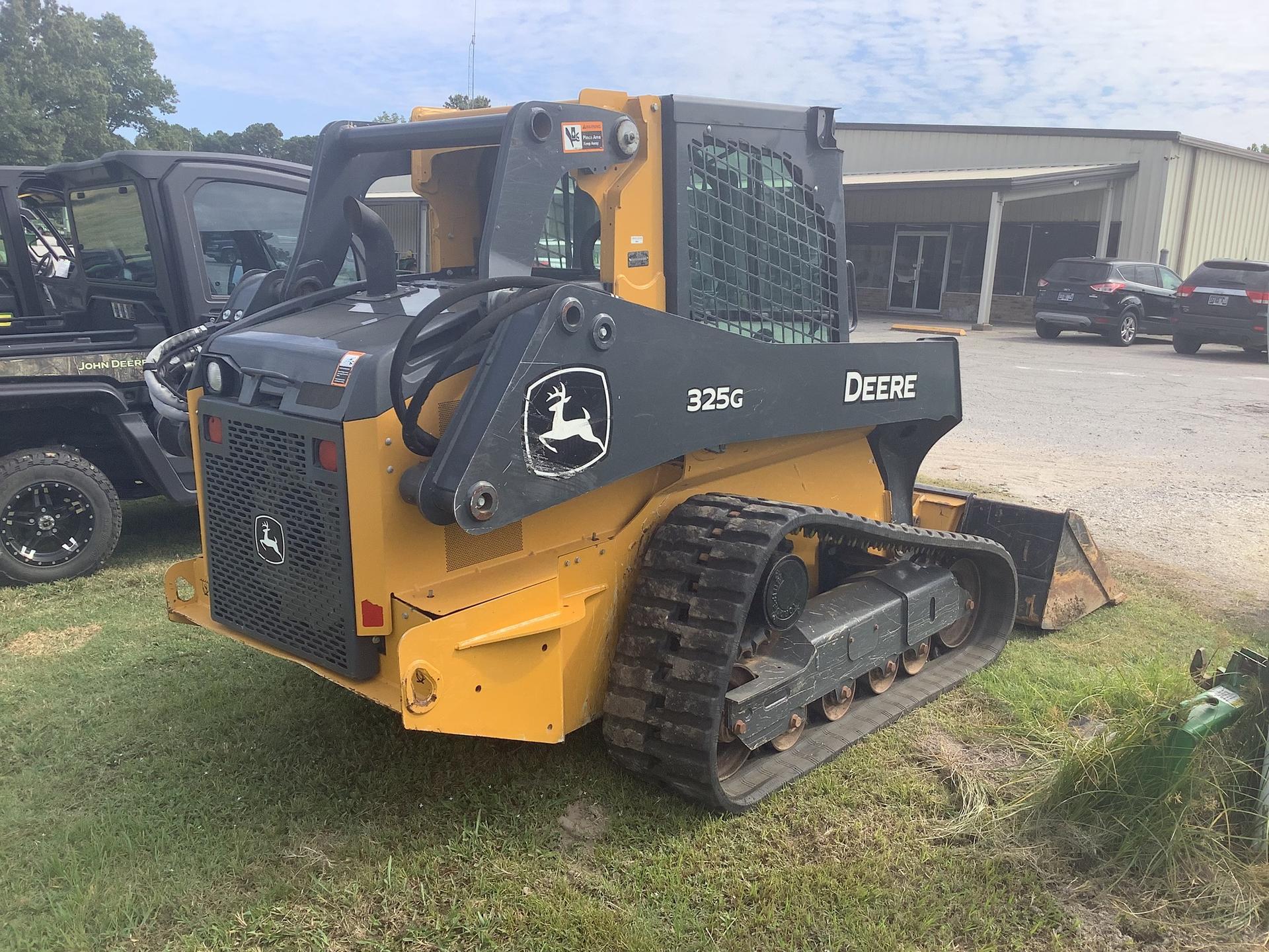 2021 John Deere 325G Image