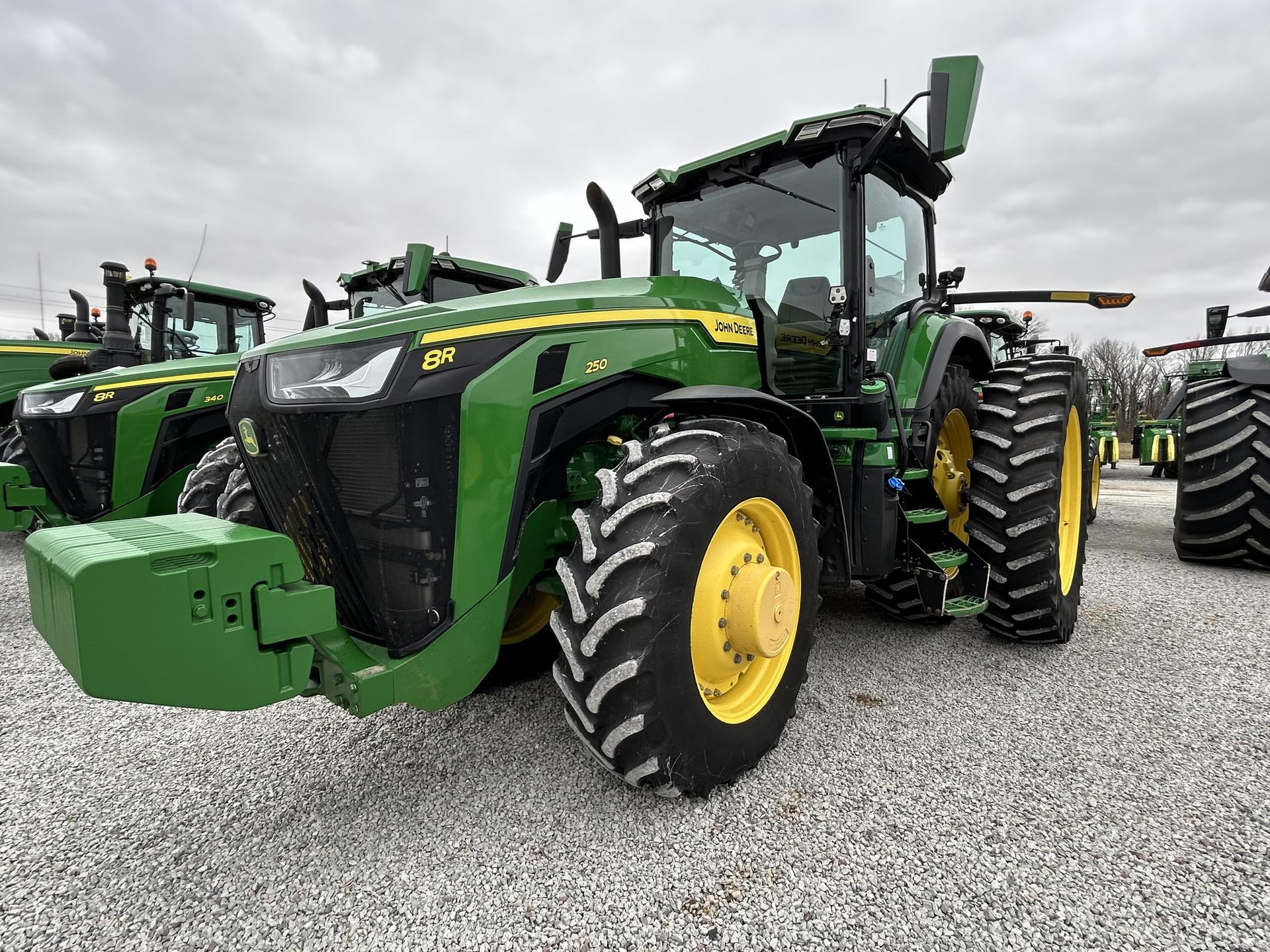 2024 John Deere 8R 250 Image