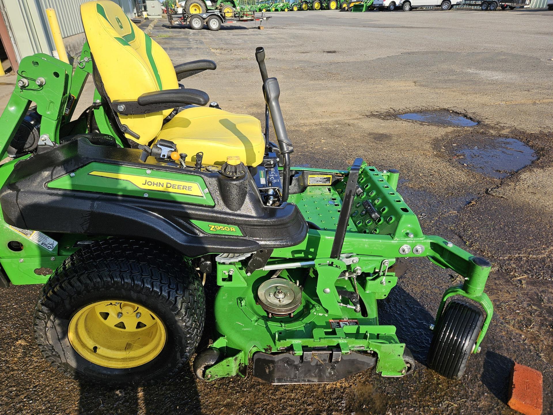 2022 John Deere Z950R Image