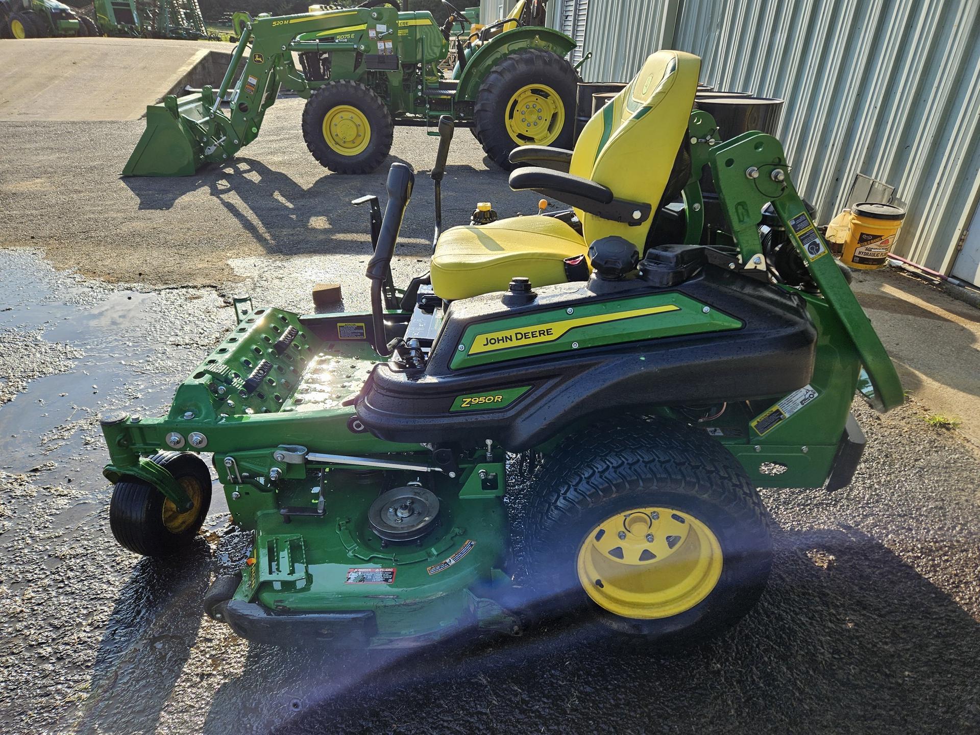 2022 John Deere Z950R Image