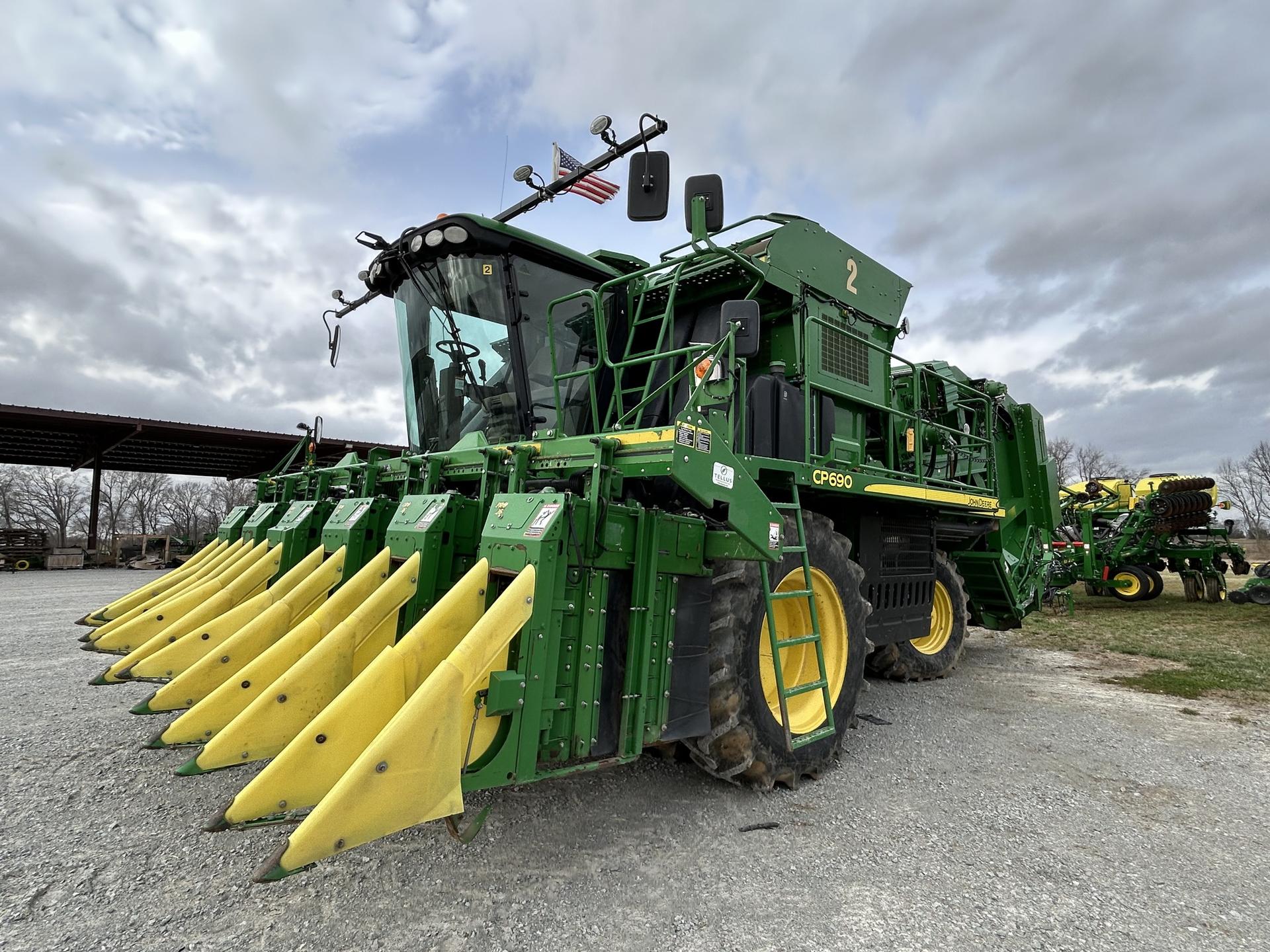 2021 John Deere CP690 Image