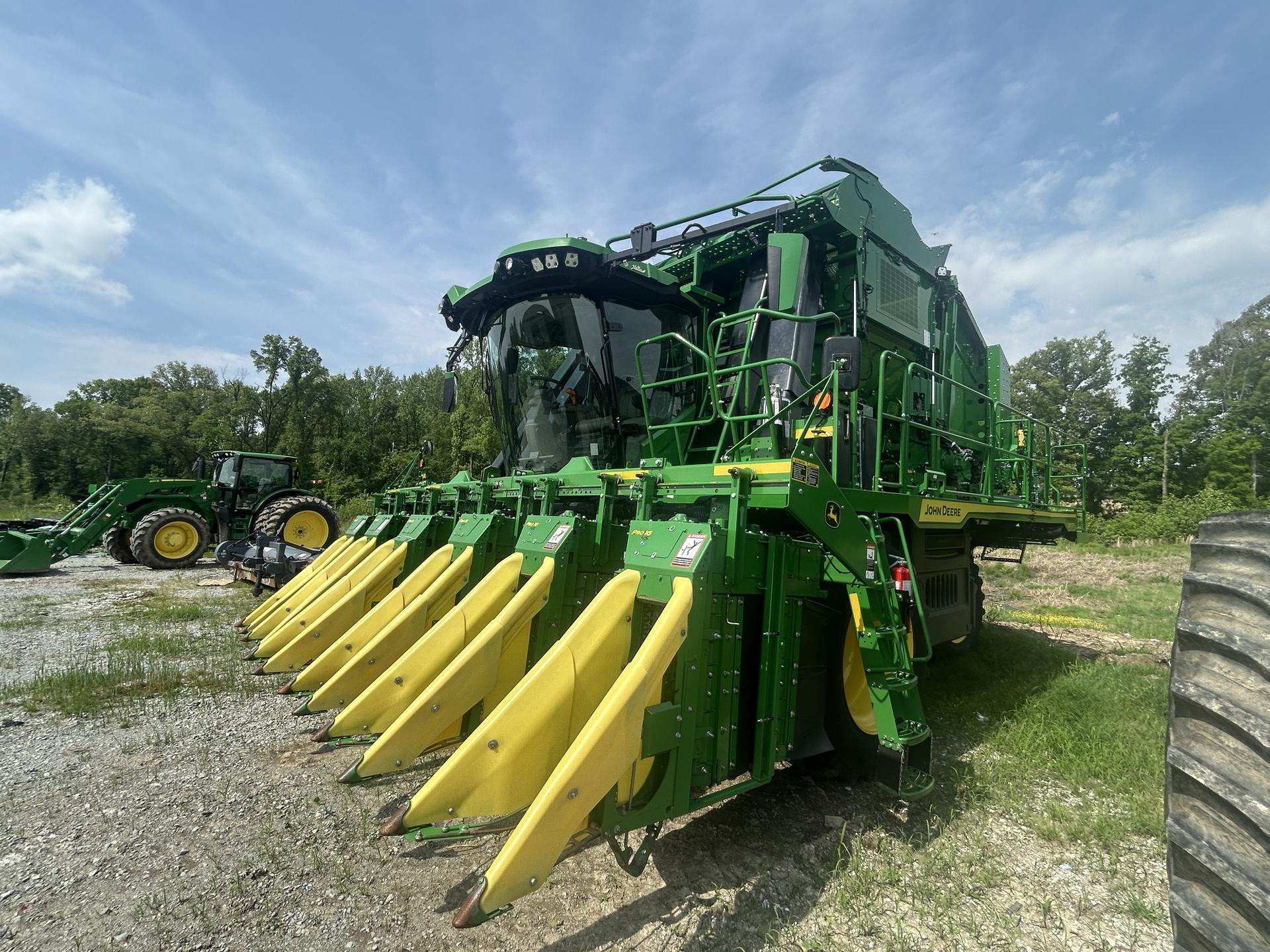 2023 John Deere CP770 Image