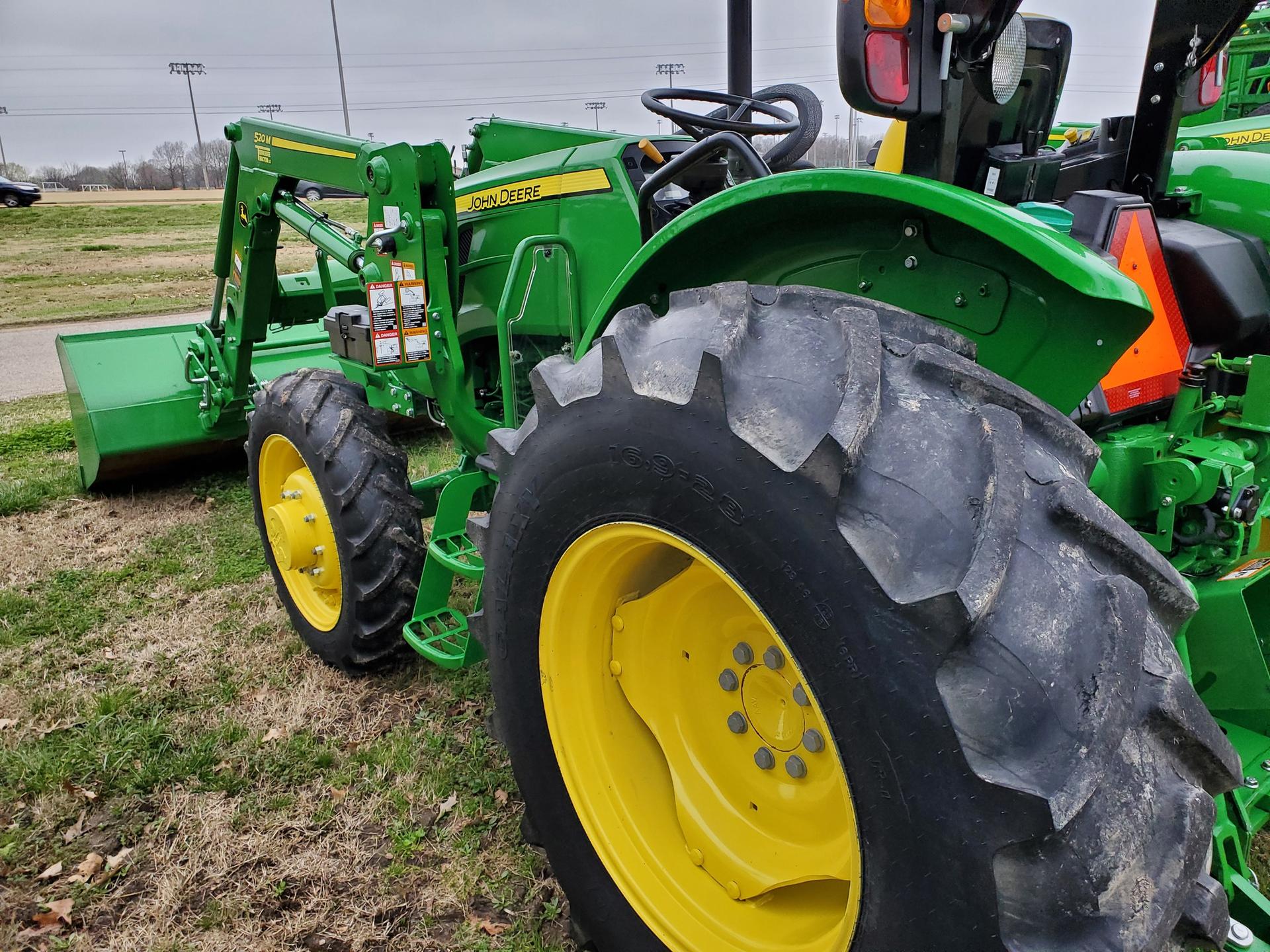 2022 John Deere 5075E Image