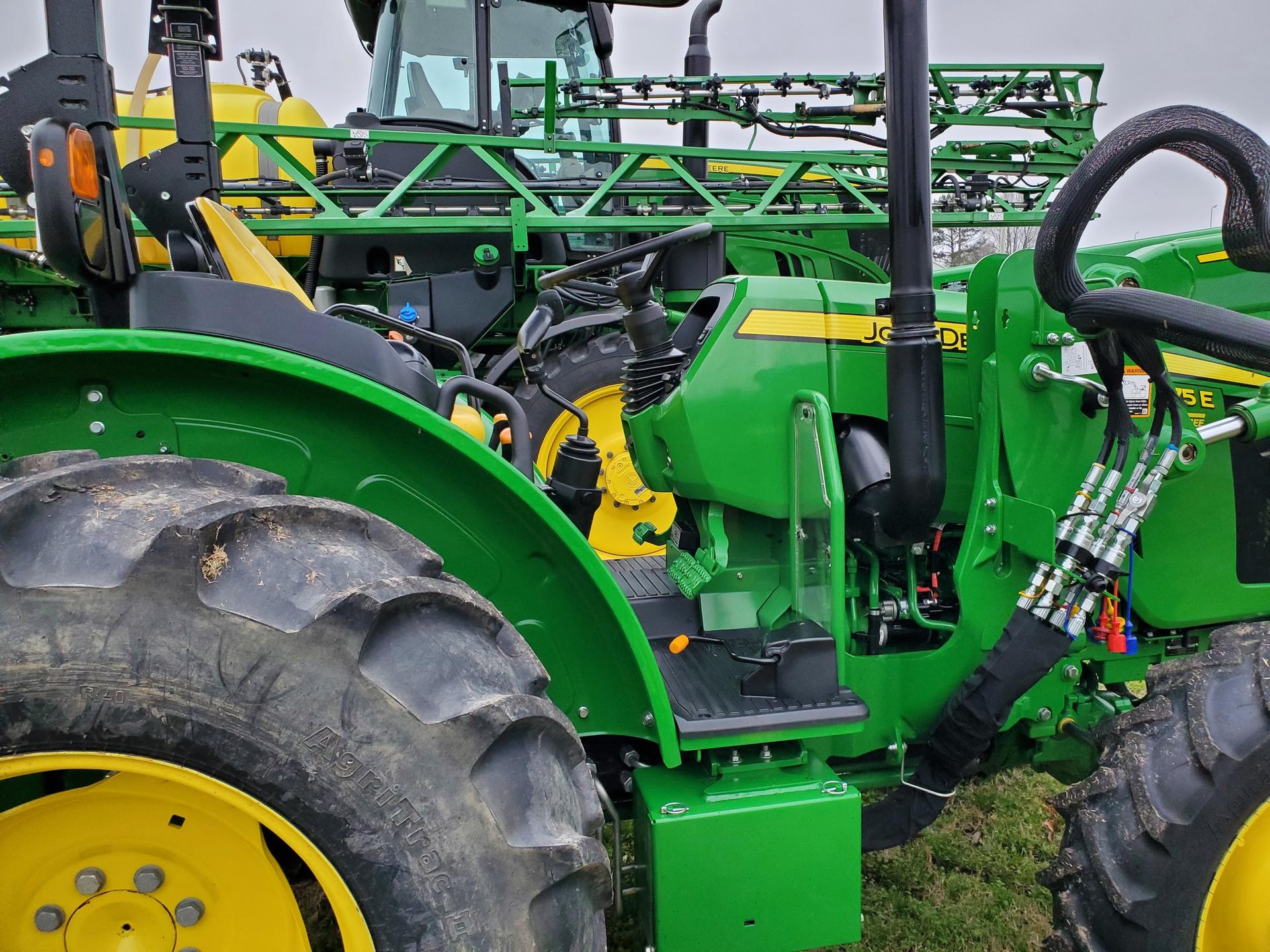 2022 John Deere 5075E Image
