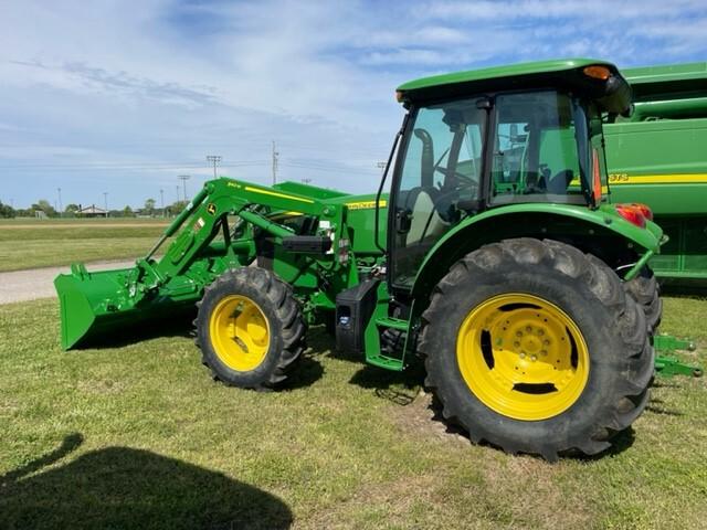 2022 John Deere 5100E Image