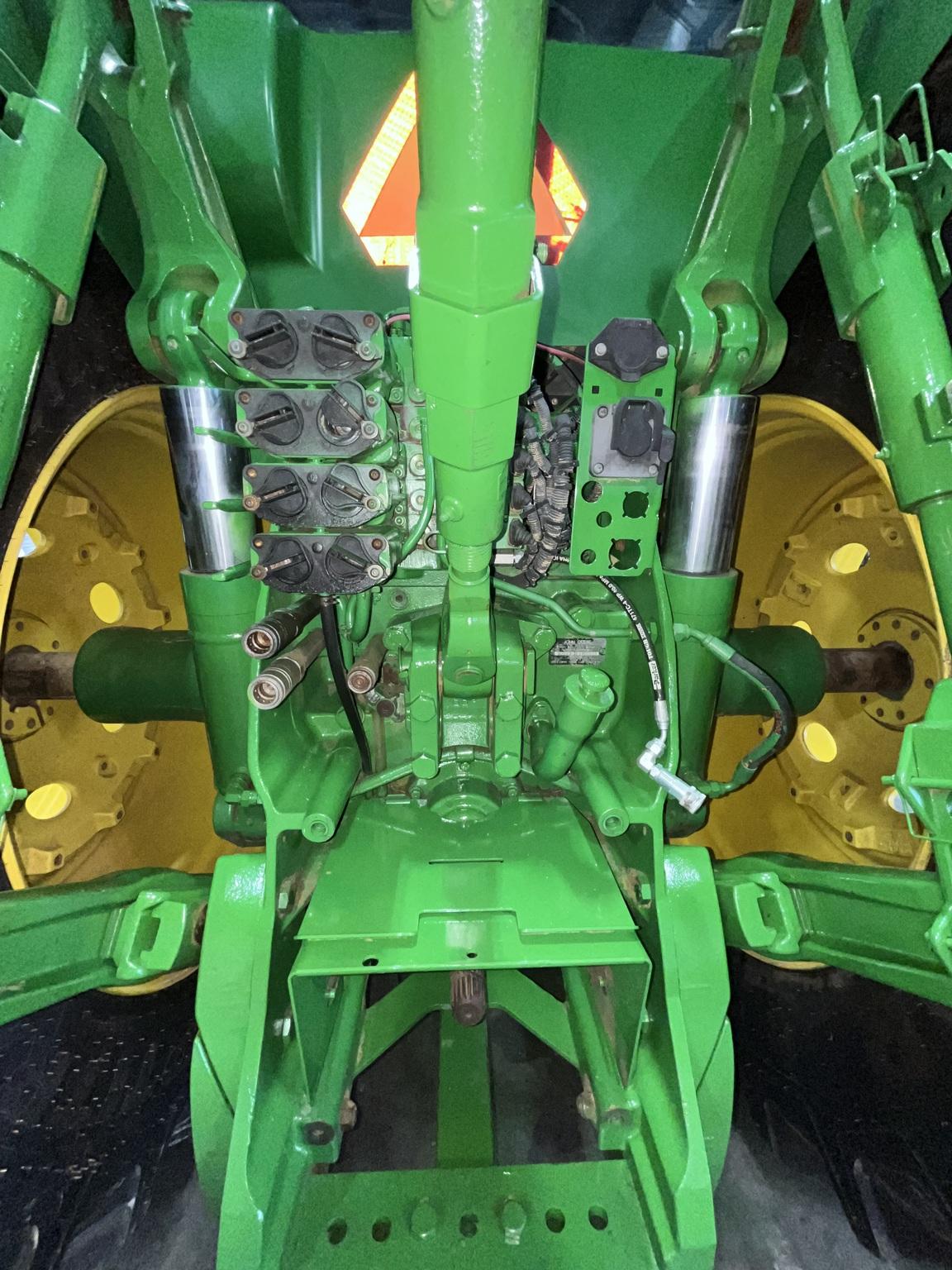 2009 John Deere 8130 Image