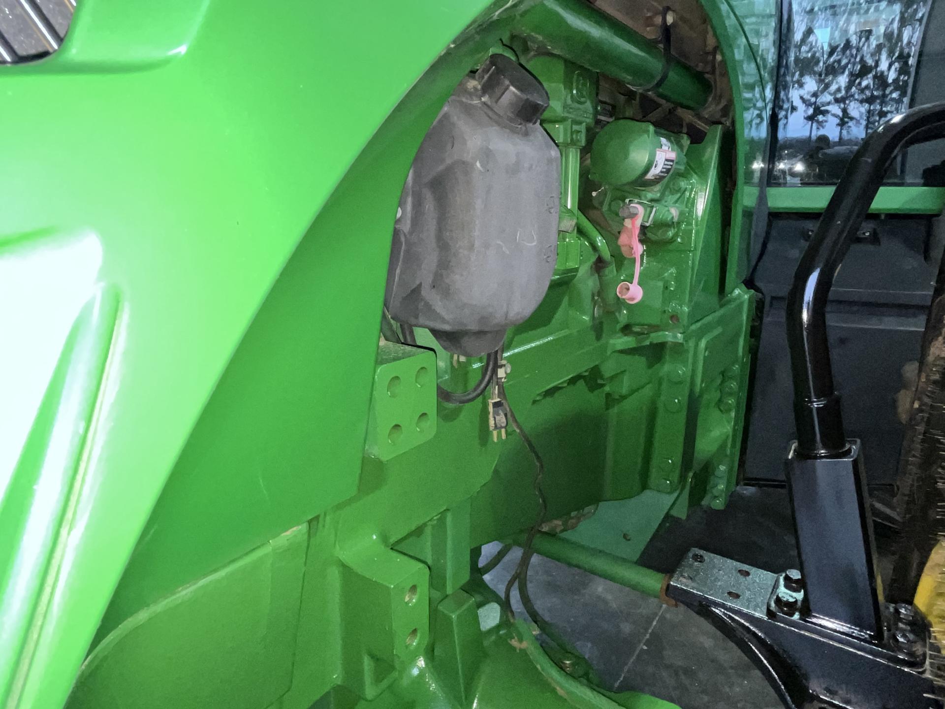 2009 John Deere 8130 Image