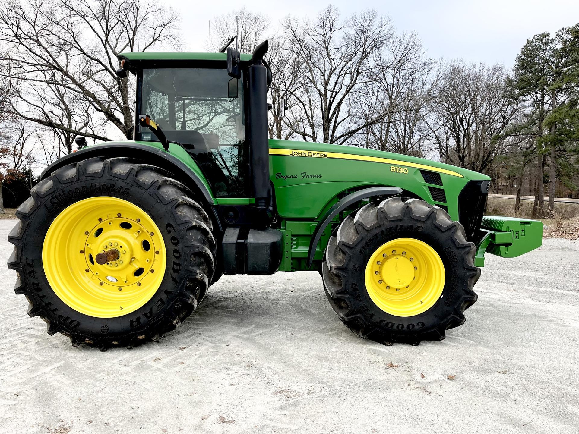 2009 John Deere 8130 Image