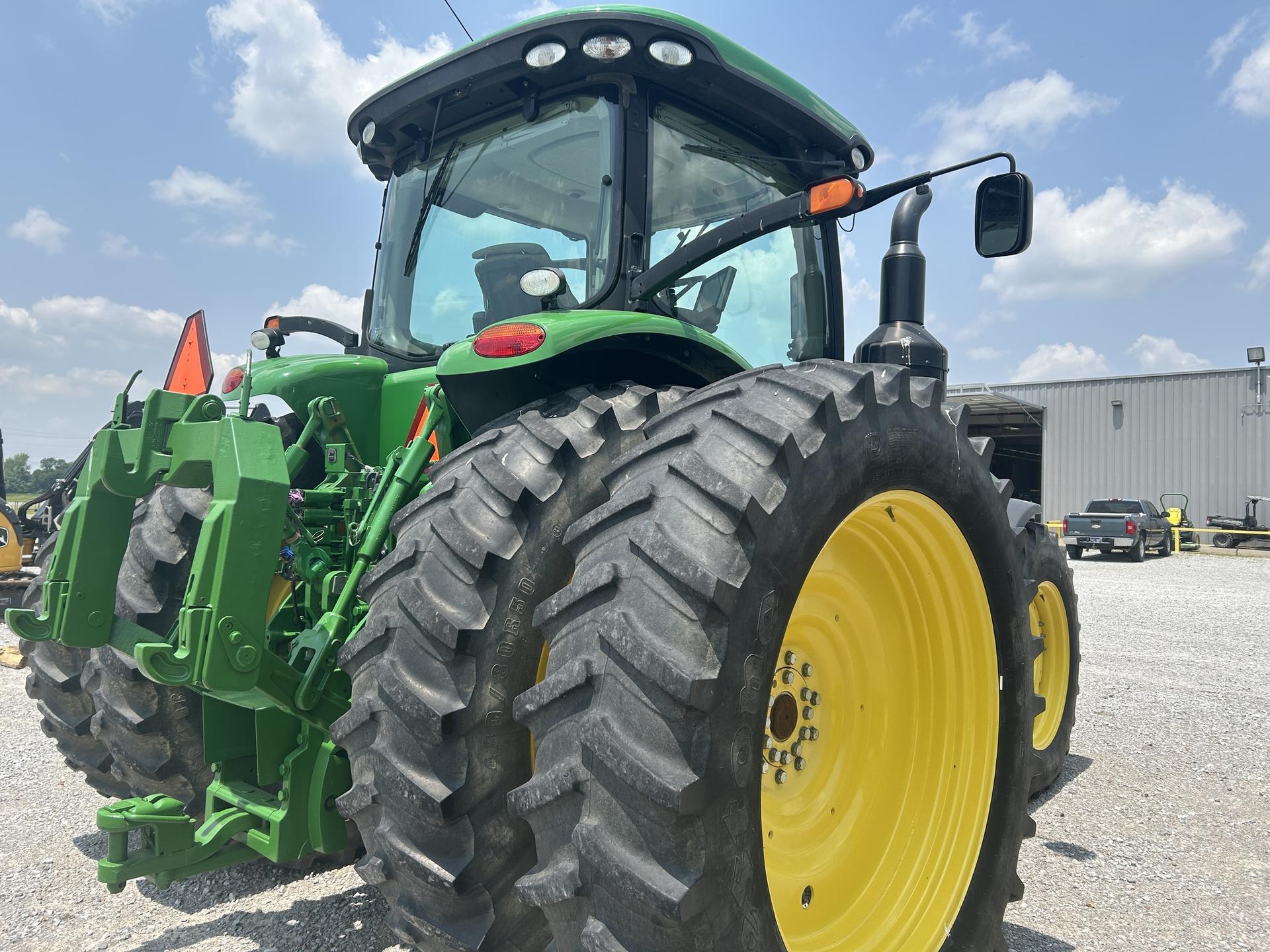 2014 John Deere 8270R Image