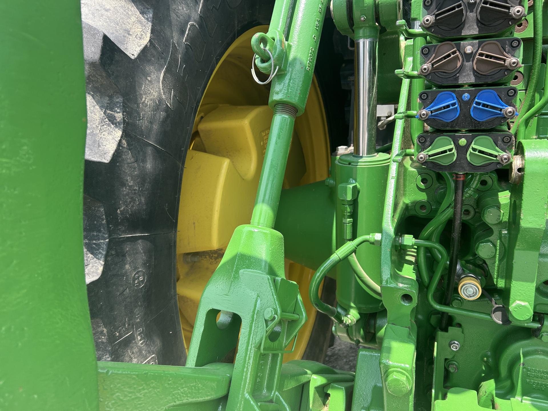 2014 John Deere 8270R Image