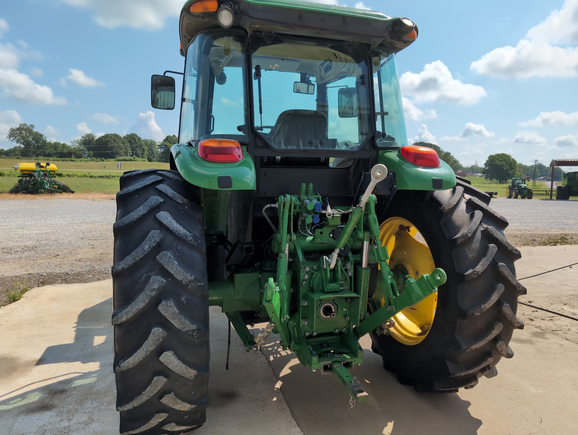 2020 John Deere 6105E Image