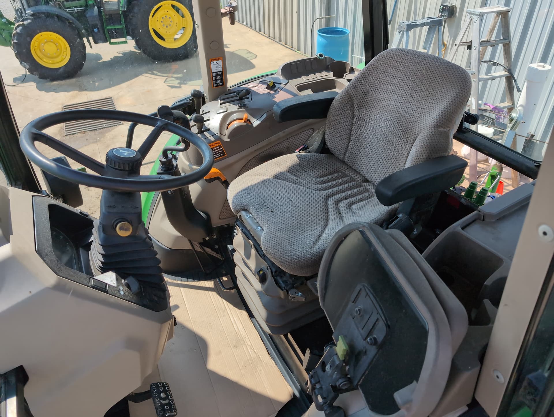 2020 John Deere 6105E Image