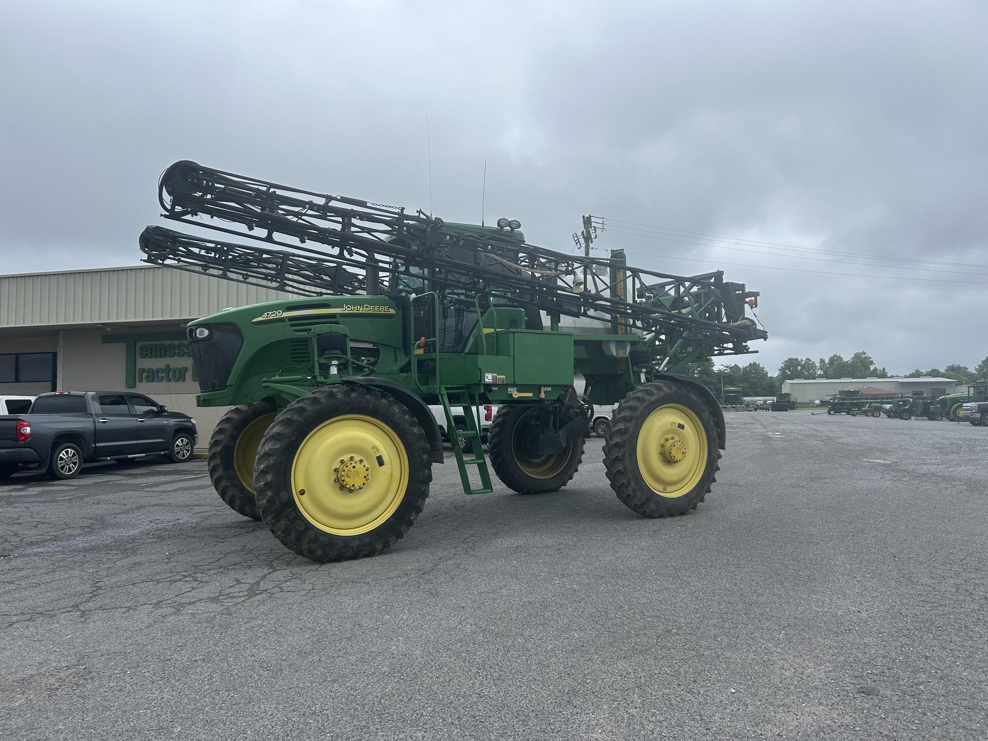 2005 John Deere 4720 Image
