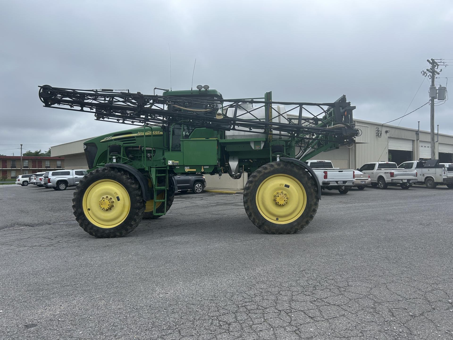 2005 John Deere 4720 Image