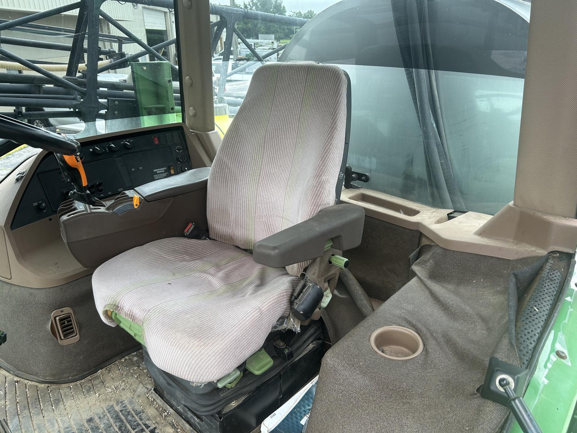 2005 John Deere 4720 Image