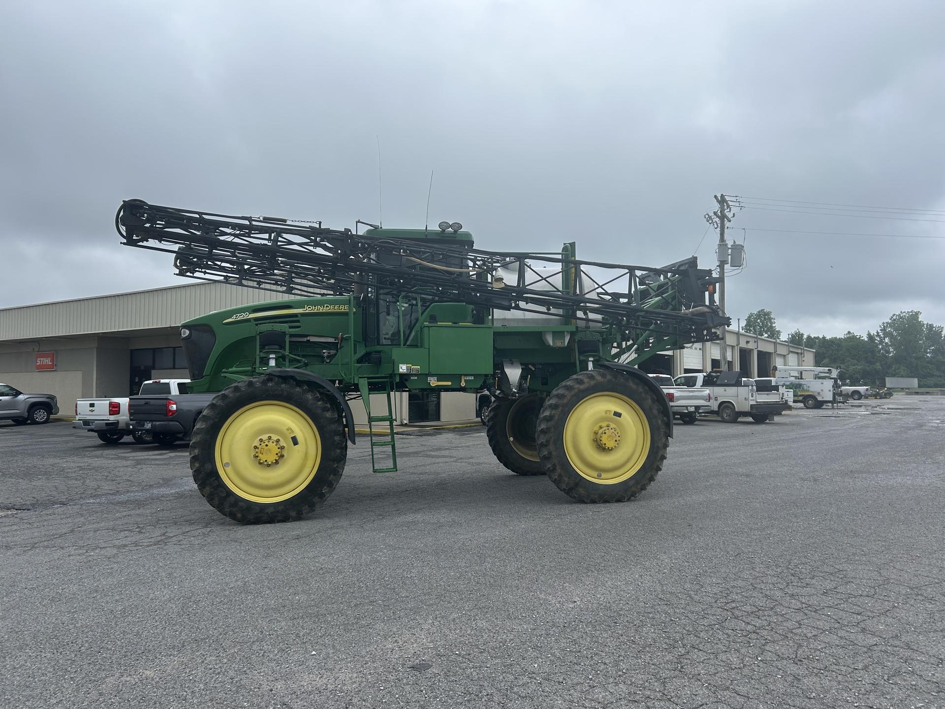 2005 John Deere 4720 Image