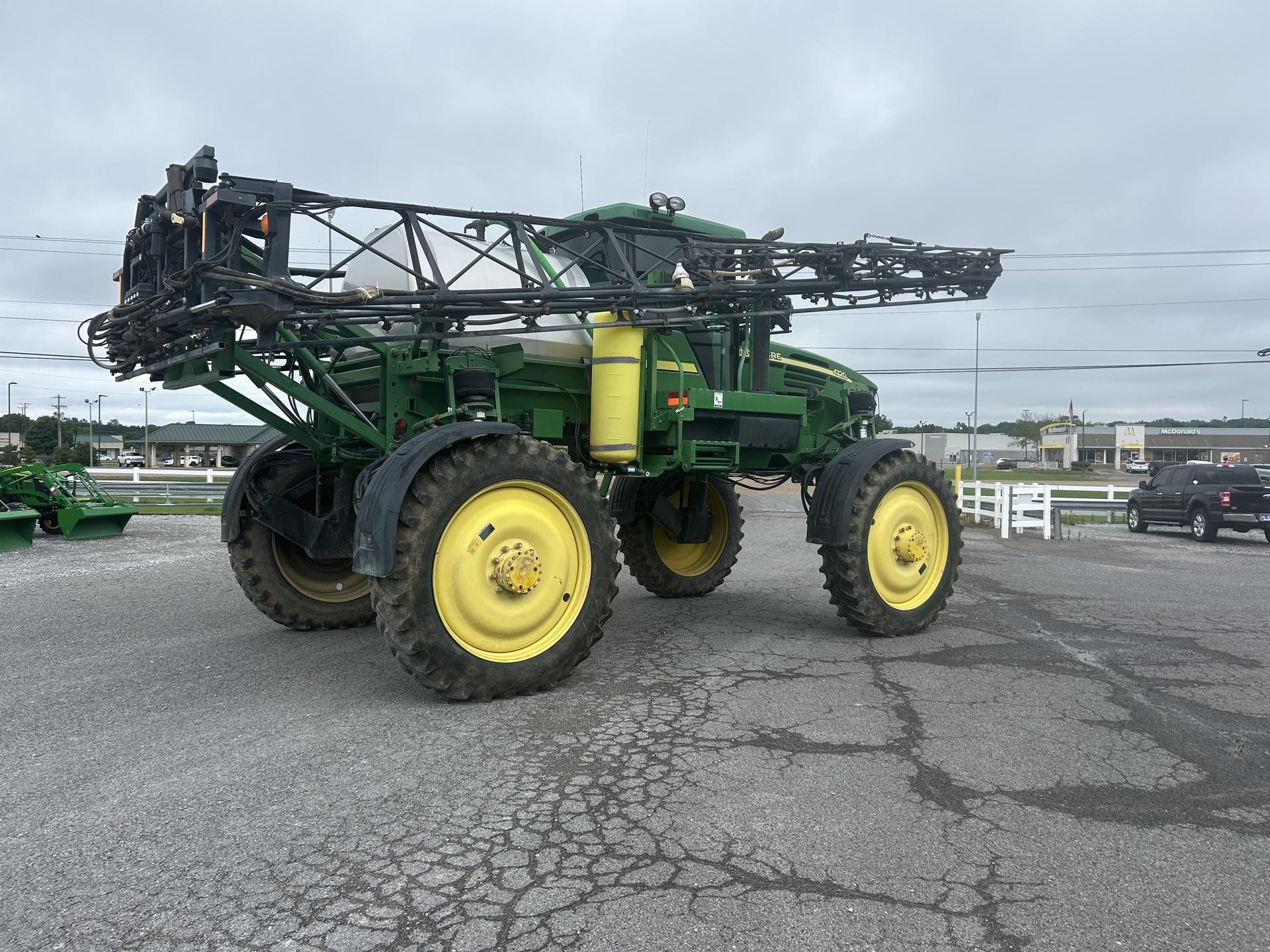 2005 John Deere 4720 Image