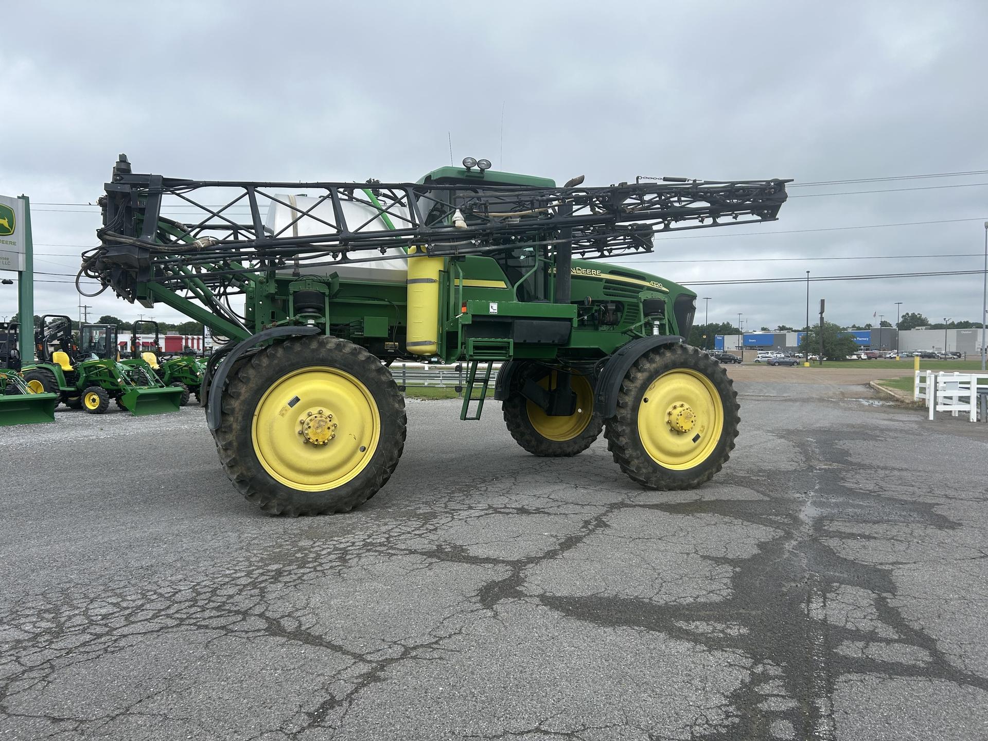 2005 John Deere 4720 Image