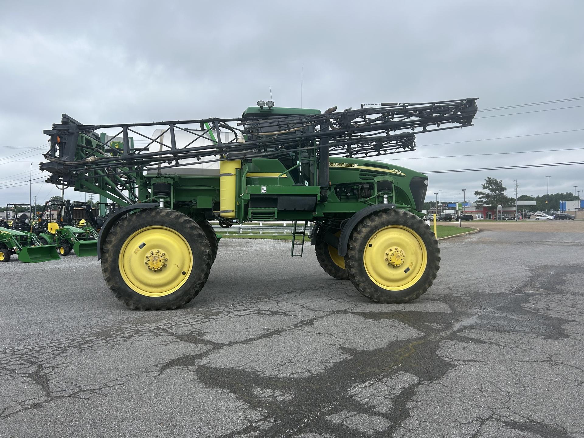 2005 John Deere 4720 Image
