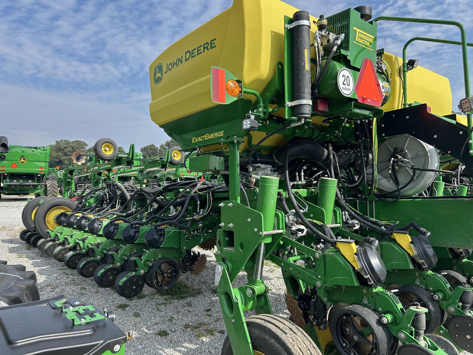 2023 John Deere 1775NT Image