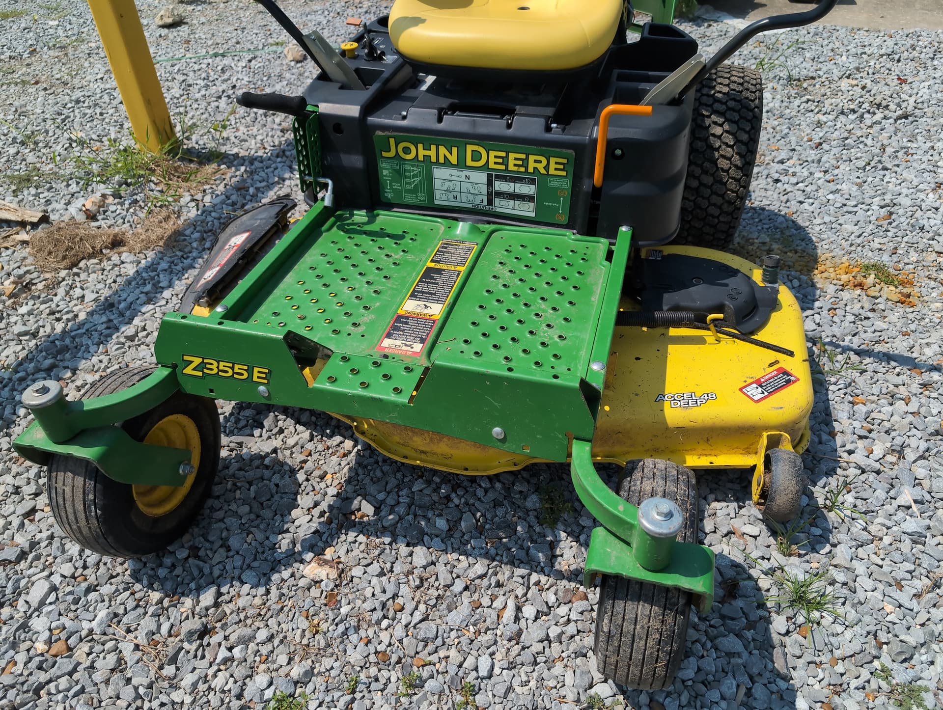 2022 John Deere Z355E Image