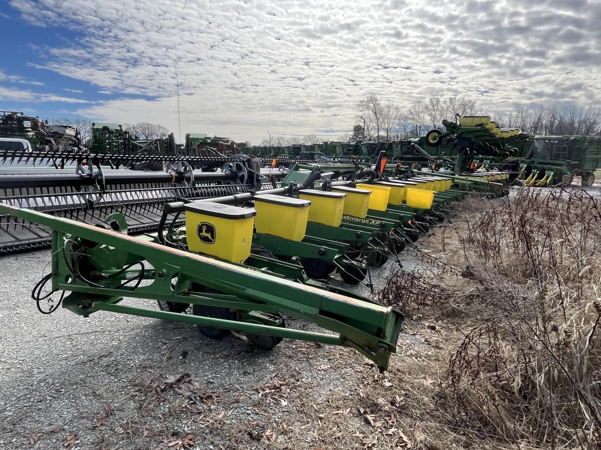 2006 John Deere 1720 Image