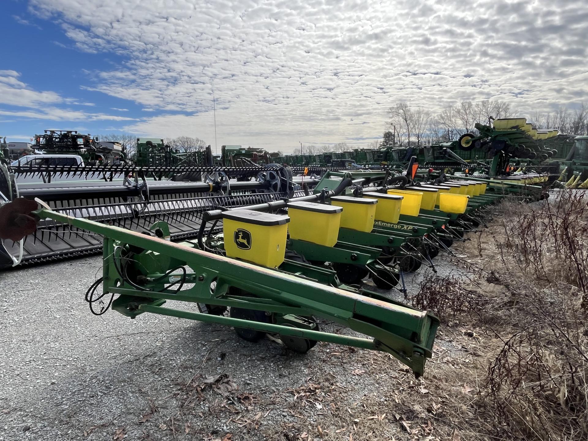 2006 John Deere 1720 Image