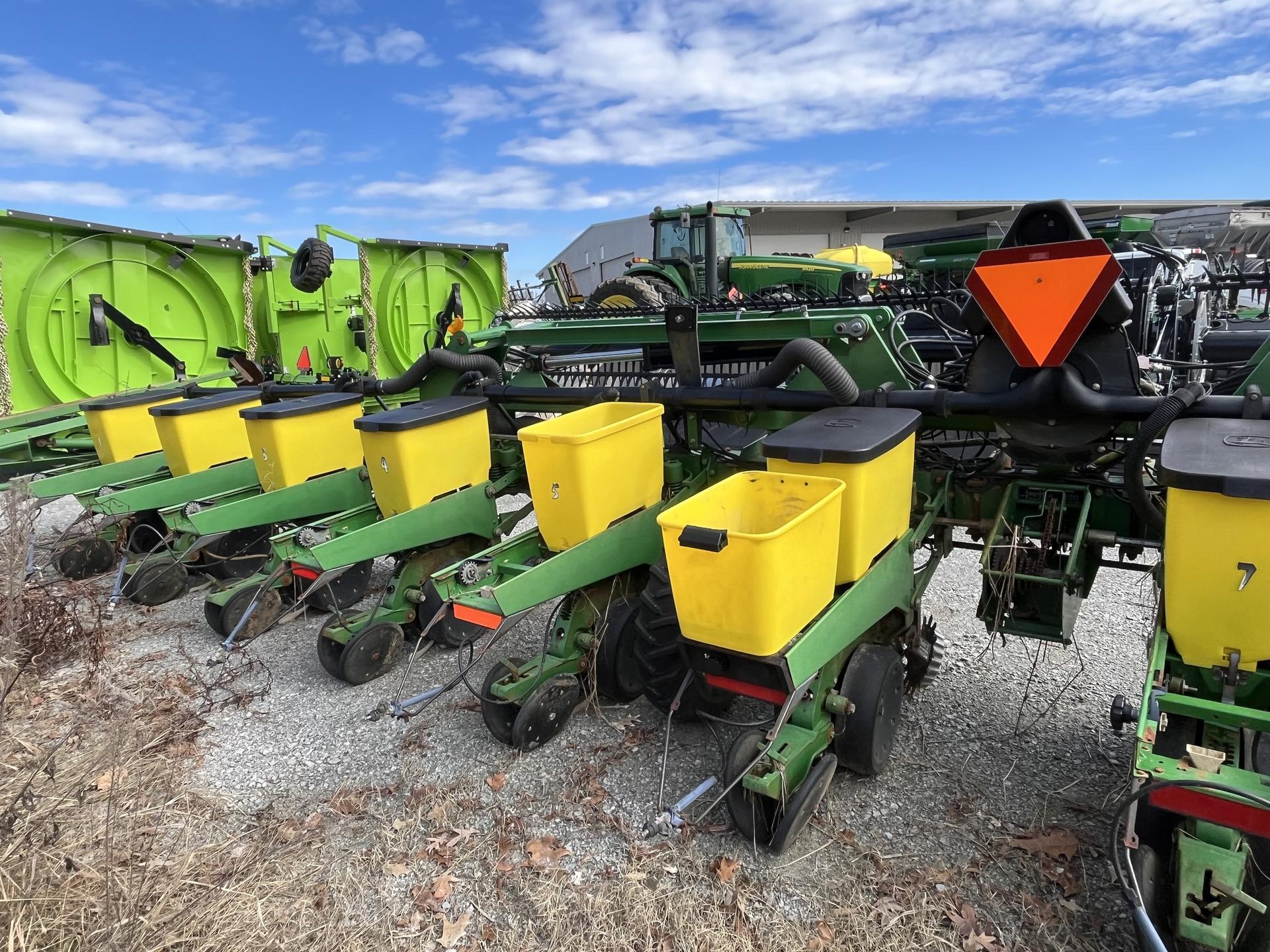 2006 John Deere 1720 Image