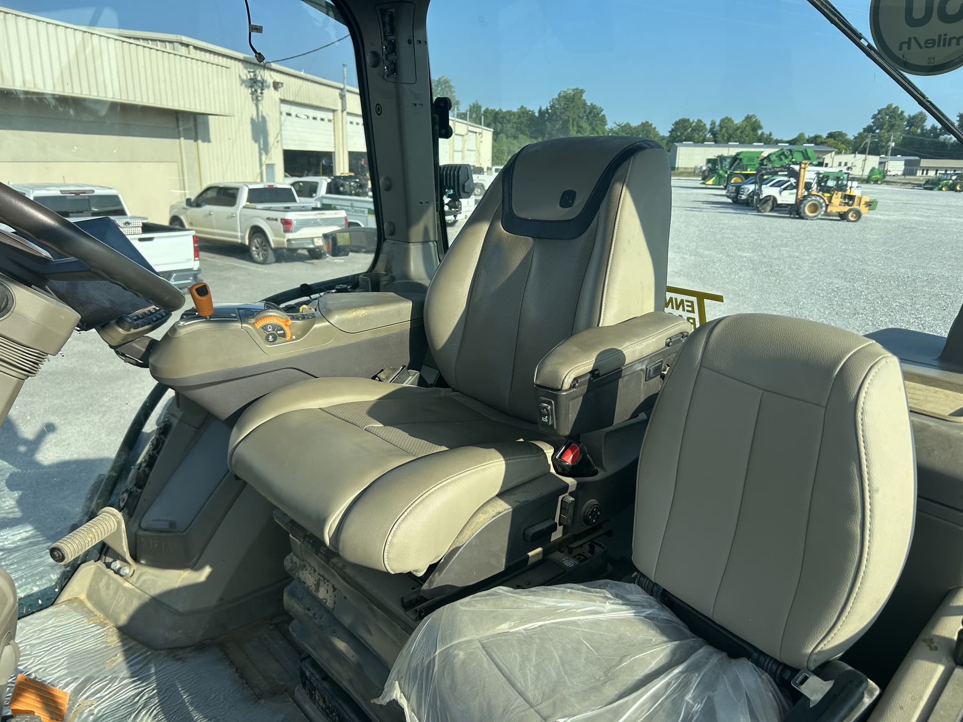 2024 John Deere 8R 310 Image