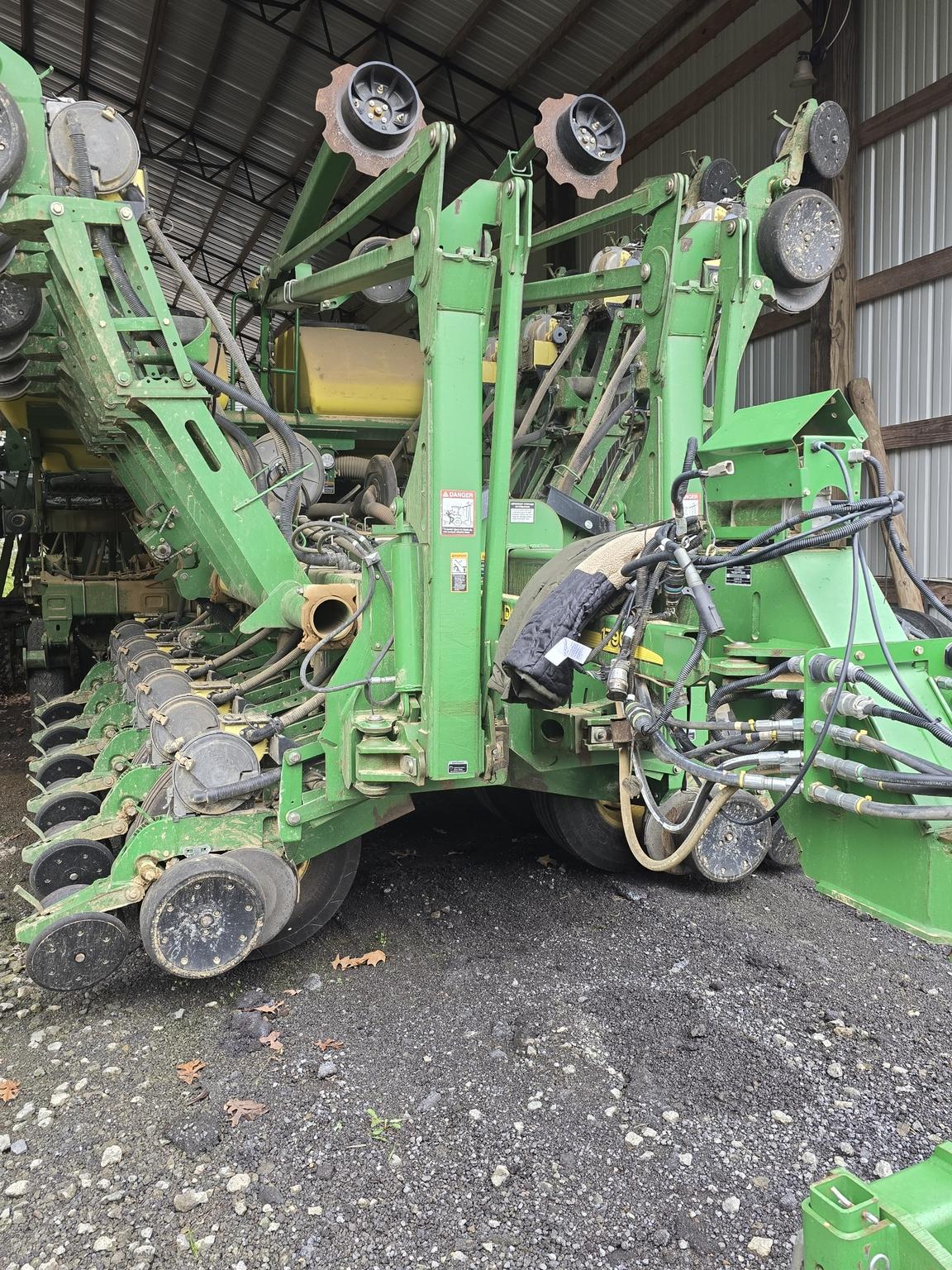 2010 John Deere 1790 Image