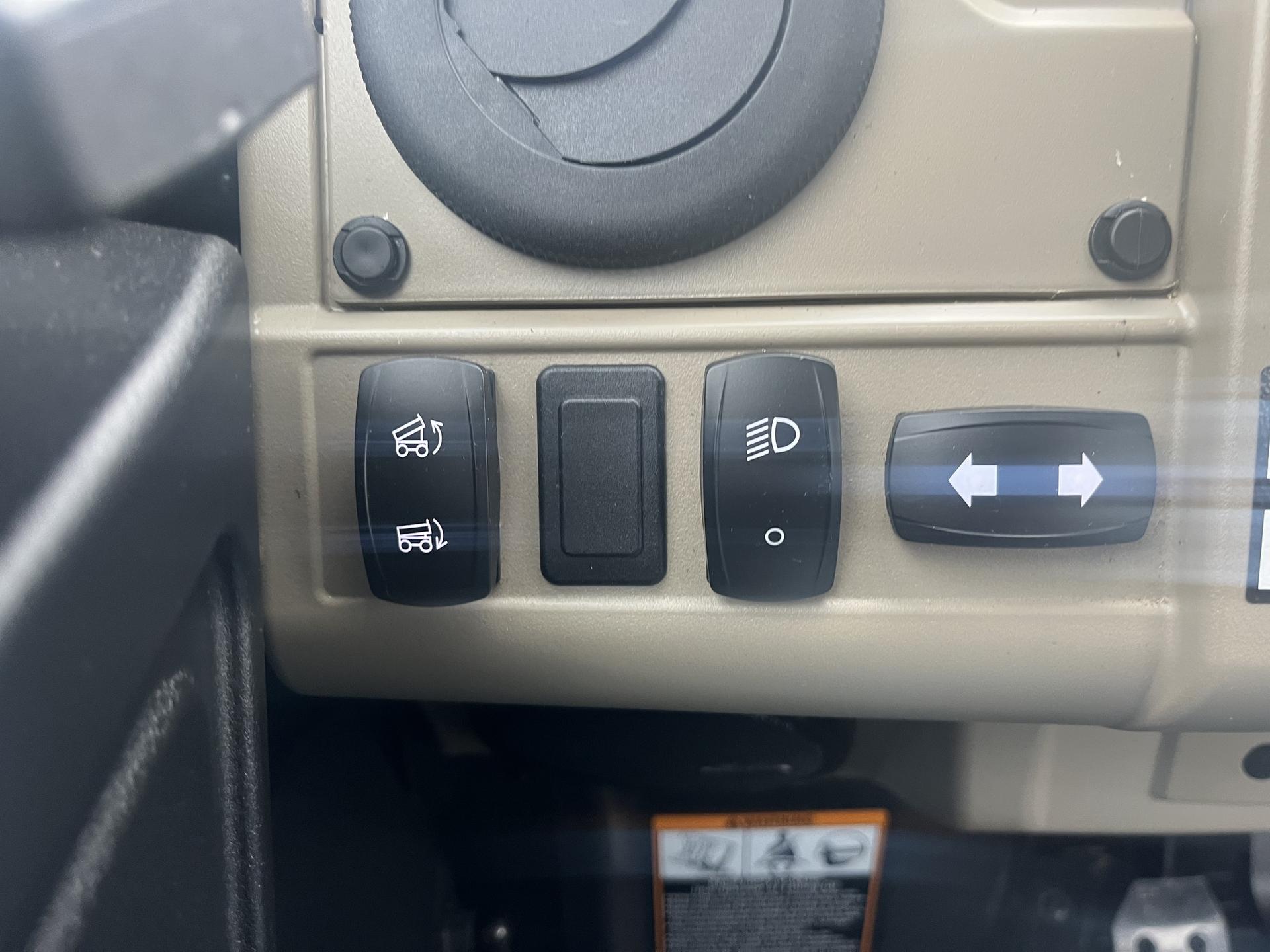 2024 John Deere XUV 835R Image