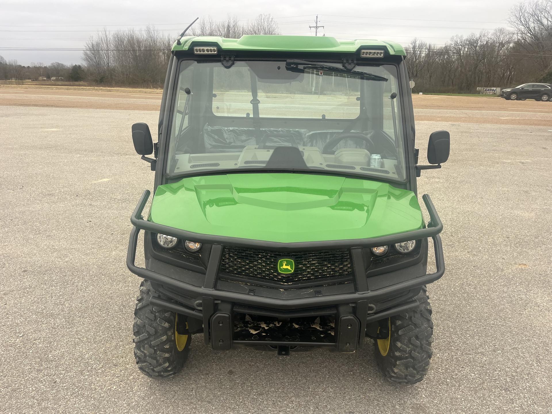 2024 John Deere XUV 835R Image