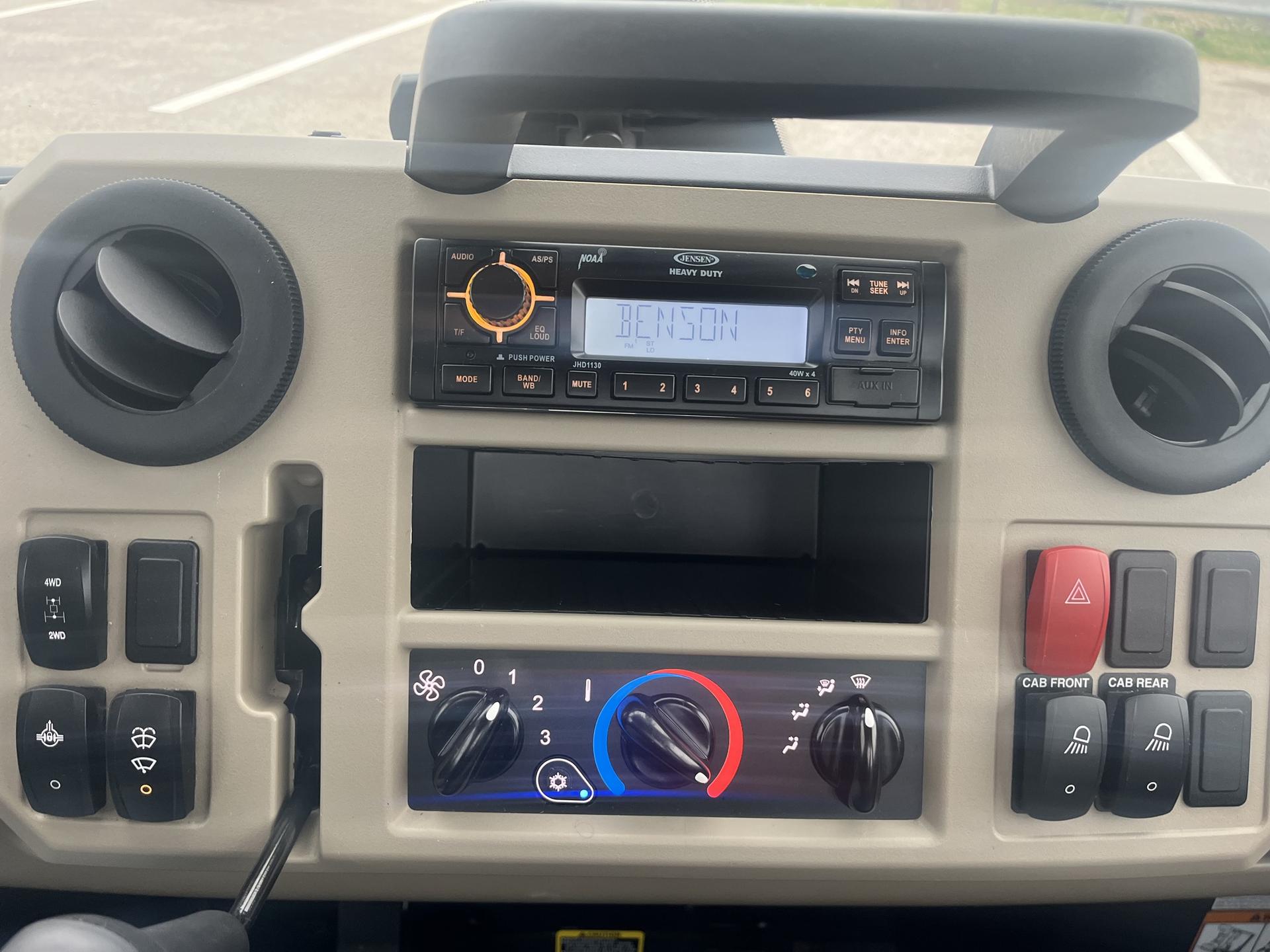 2024 John Deere XUV 835R Image