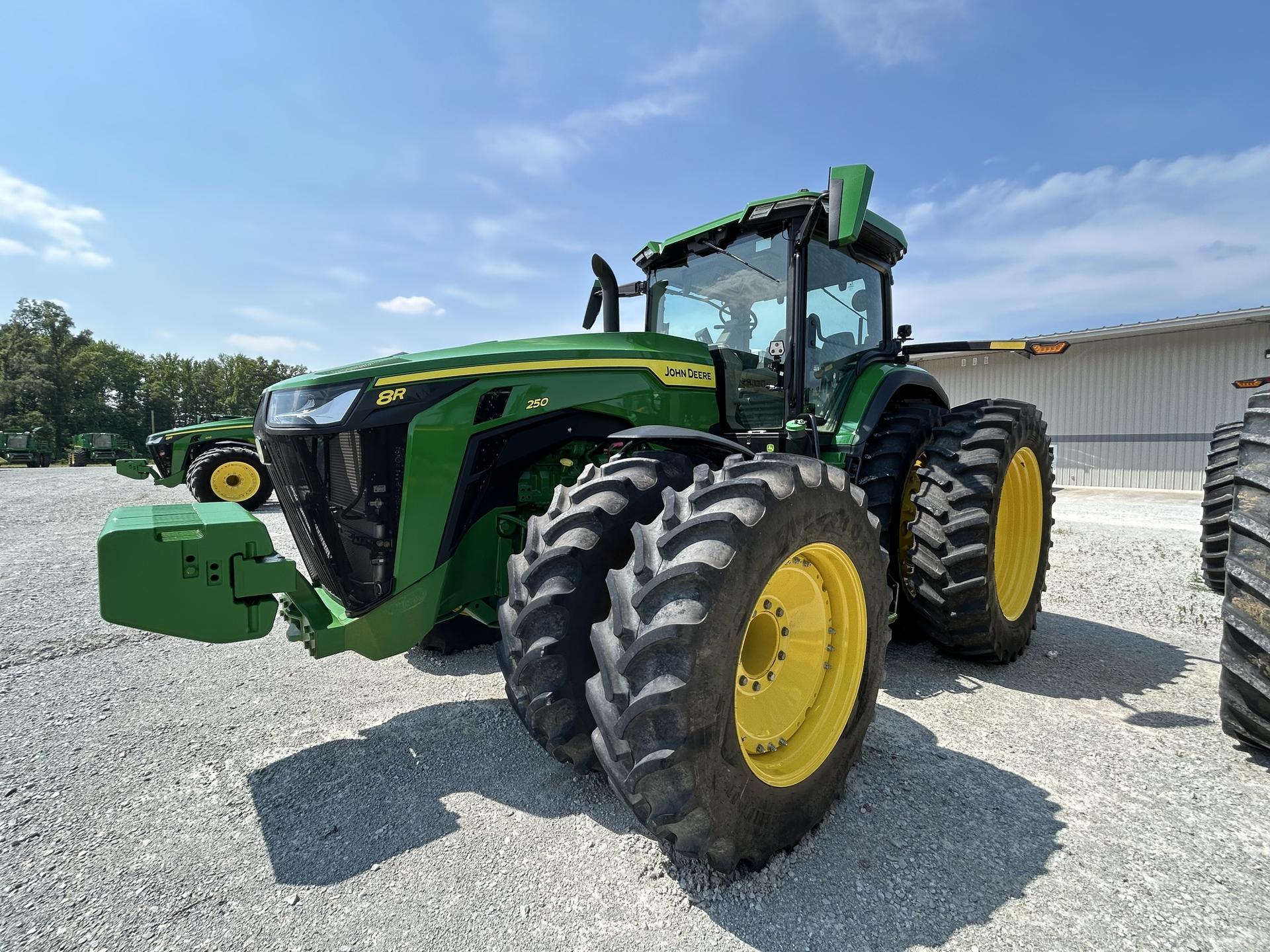 2024 John Deere 8R 250 Image